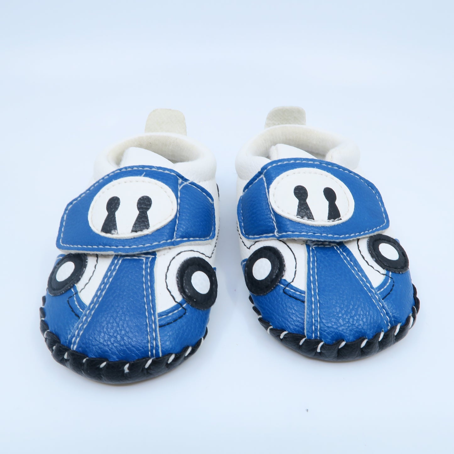 B.L. | Unknown Brand Boys White | Blue Shoes Size: 2 Infant White | Blue