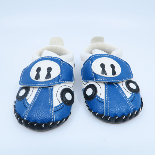 B.L. | Unknown Brand Boys White | Blue Shoes Size: 2 Infant White | Blue