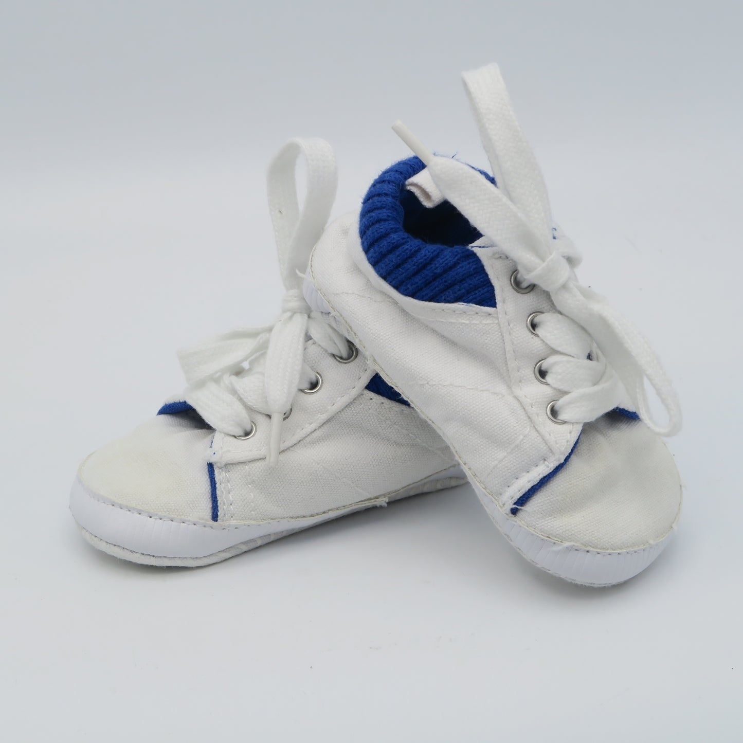 Gap Boys White | Blue Shoes Size: 6-12 Months White | Blue