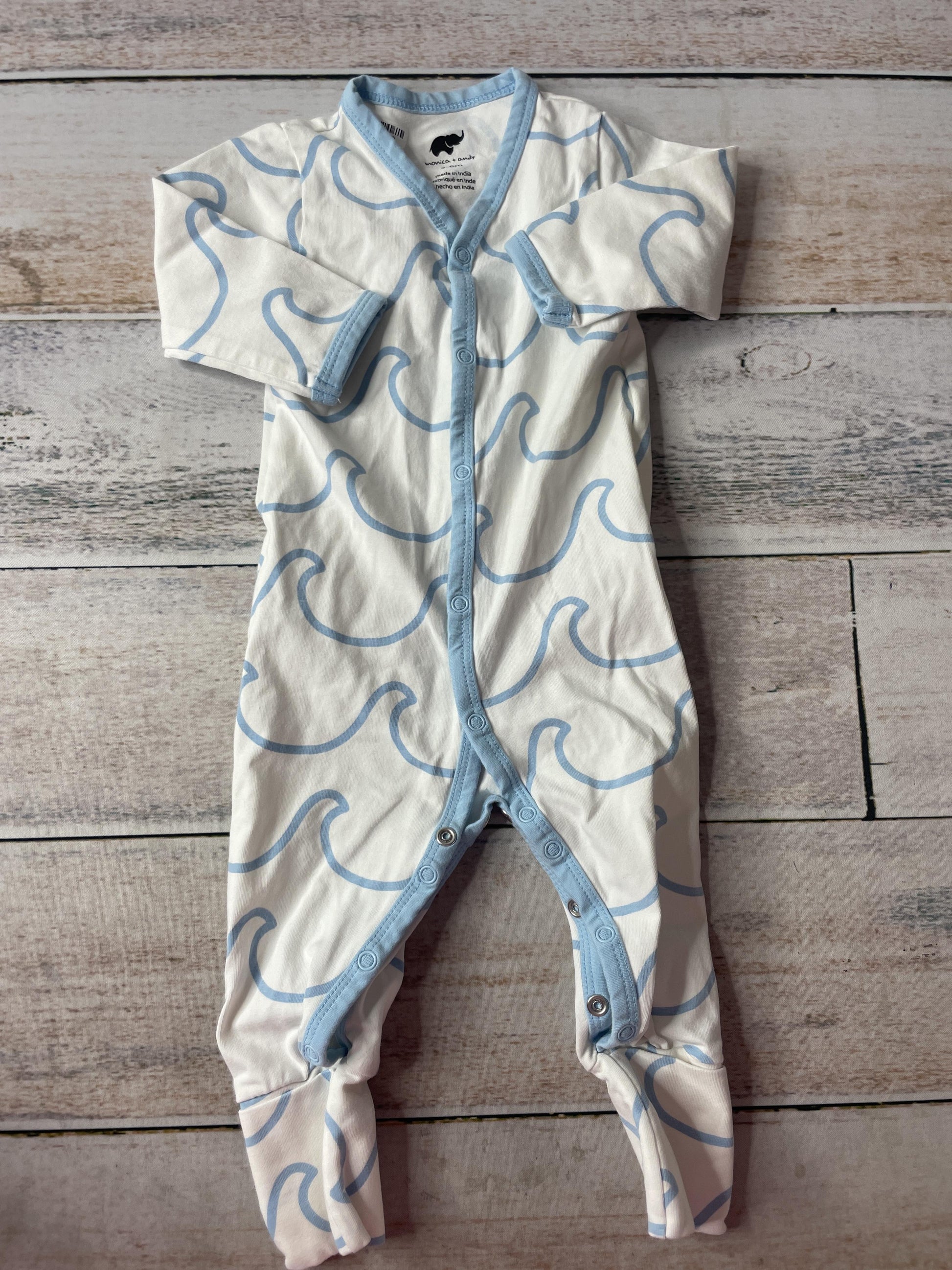 Monica + Andy Unisex White | Blue Pajamas Size: 3-6 months White | Blue