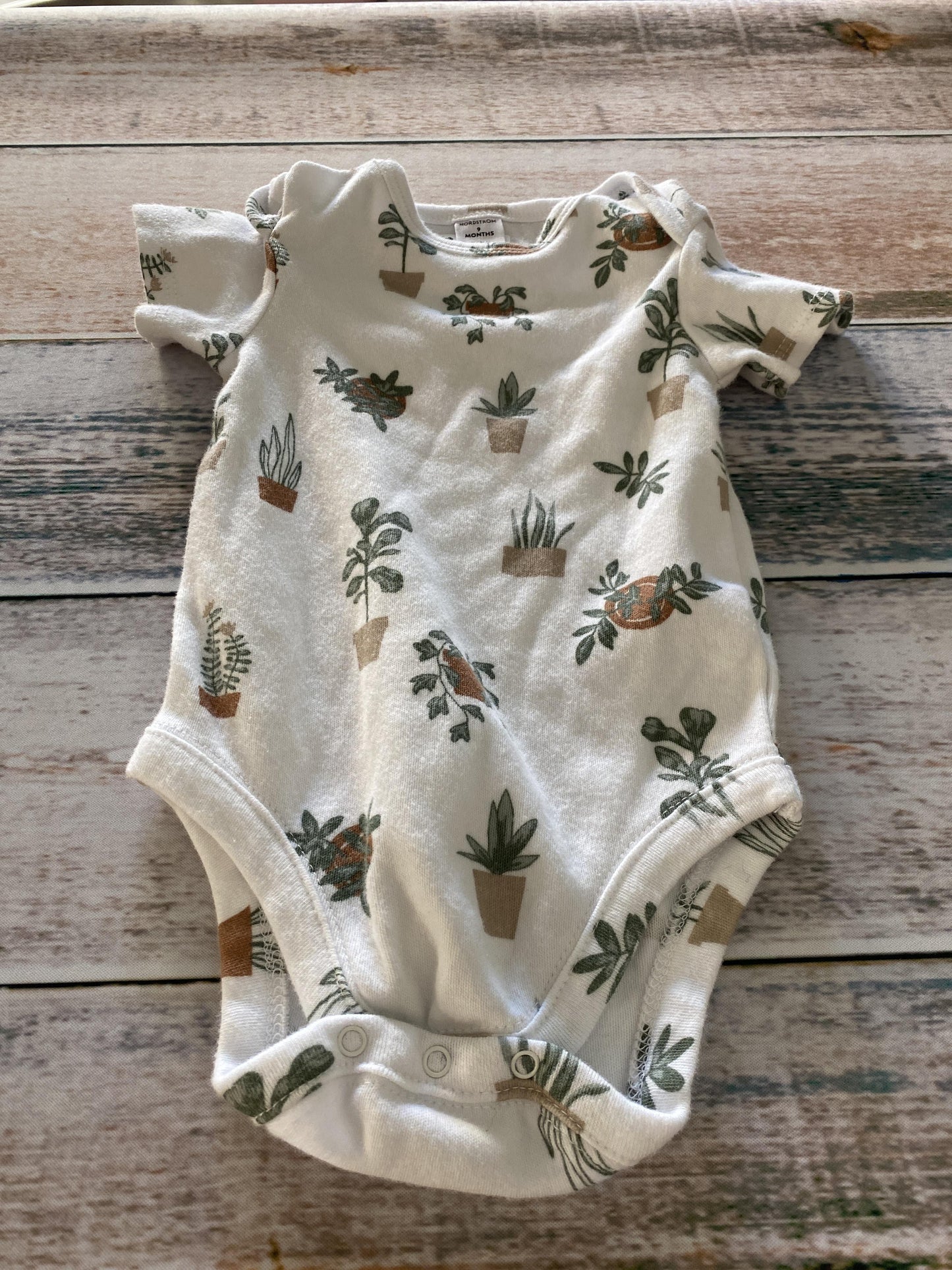 Nordstrom Unisex White | Brown | green Onesie Size: 9 months White | Brown | green
