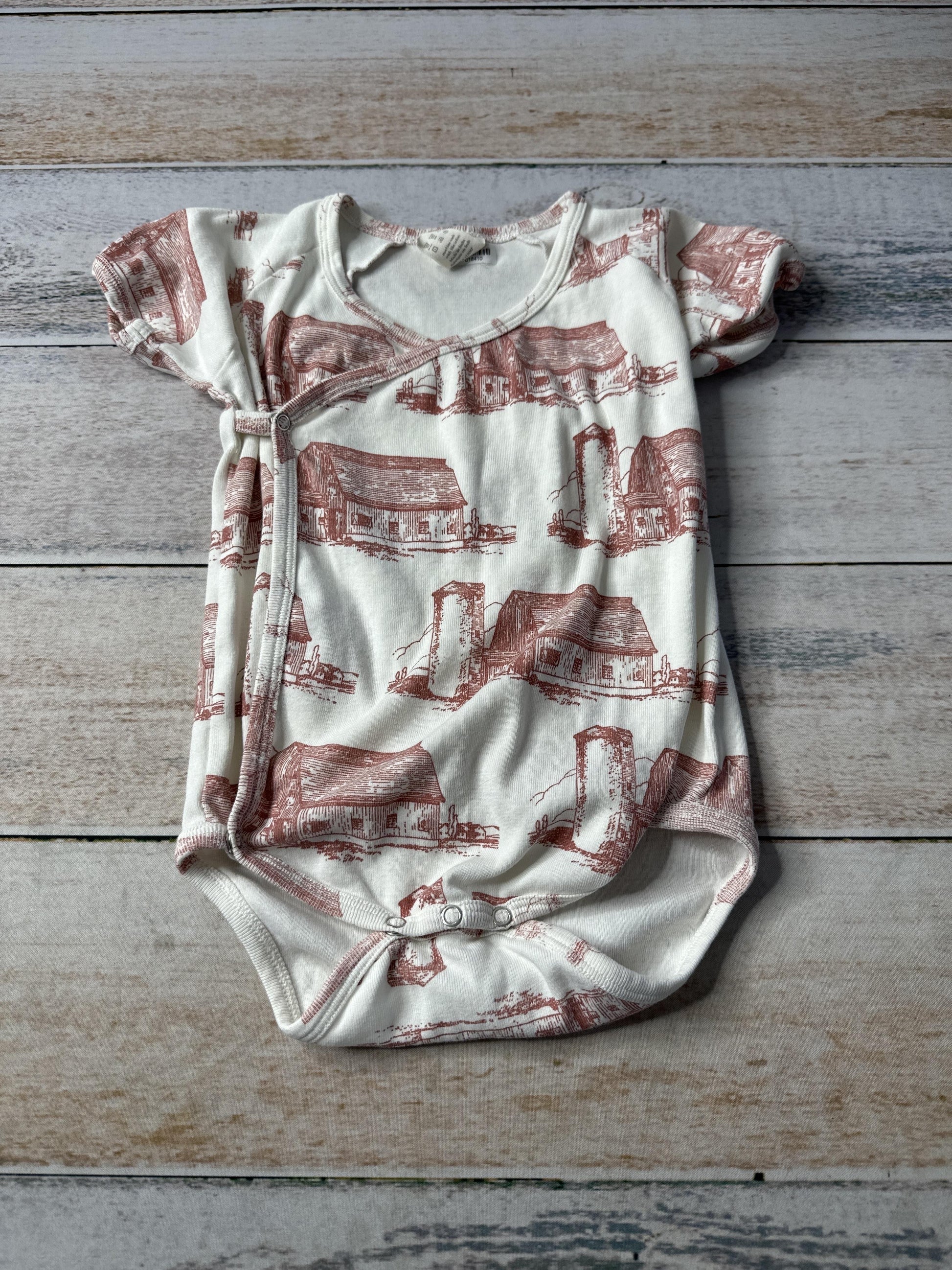 Kate Quinn Unisex White | Burgundy Onesie Size: 18-24 months White | Burgundy