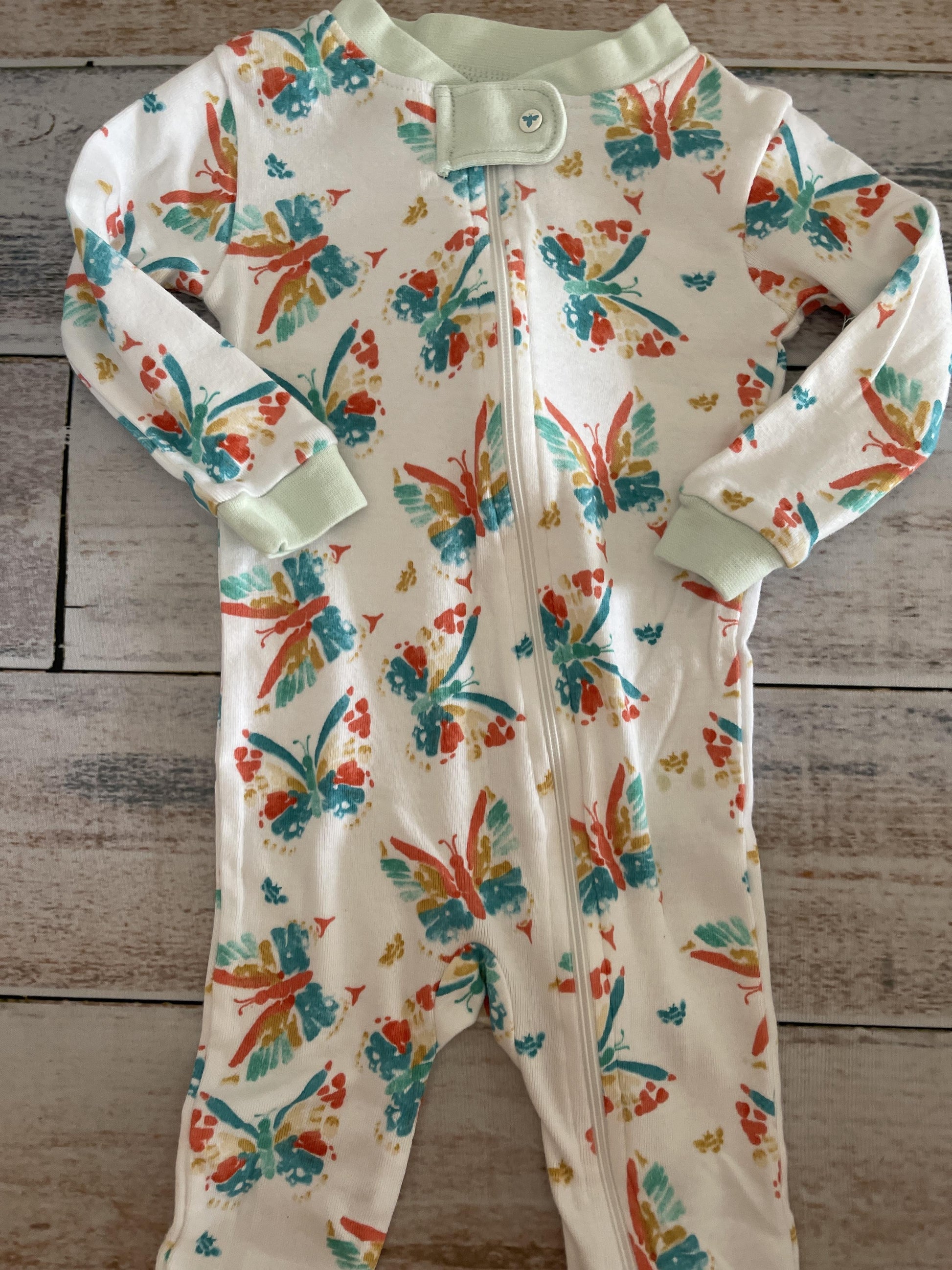 Burt's Bees Girls White | Butterfly Pajamas Size: 6-9 months White | Butterfly