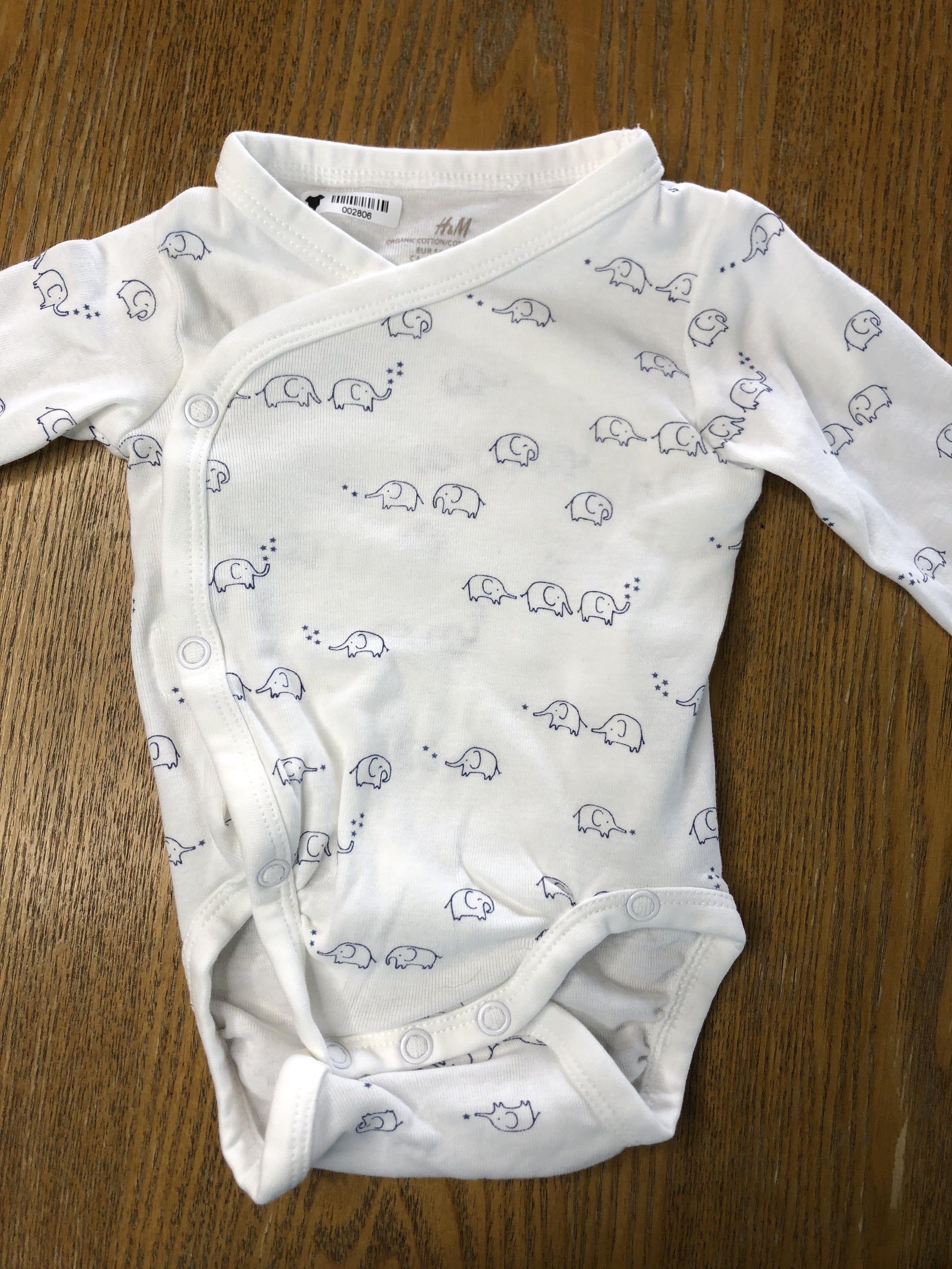 H&M Unisex White | Elephant Onesie Size: 0-3 months White | Elephant