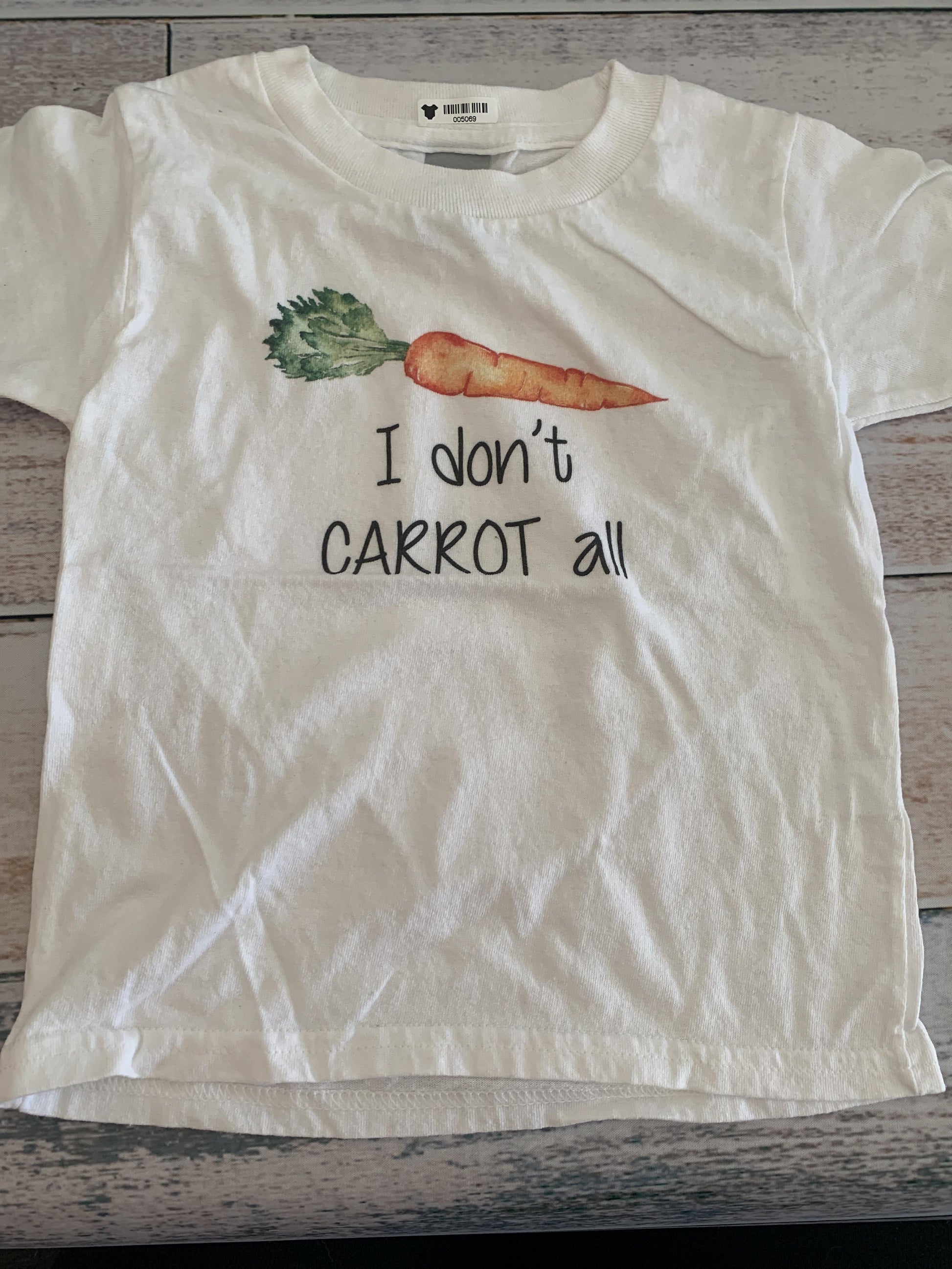 Gildan Boys White | Graphic T-Shirt Size: 4T White | Graphic