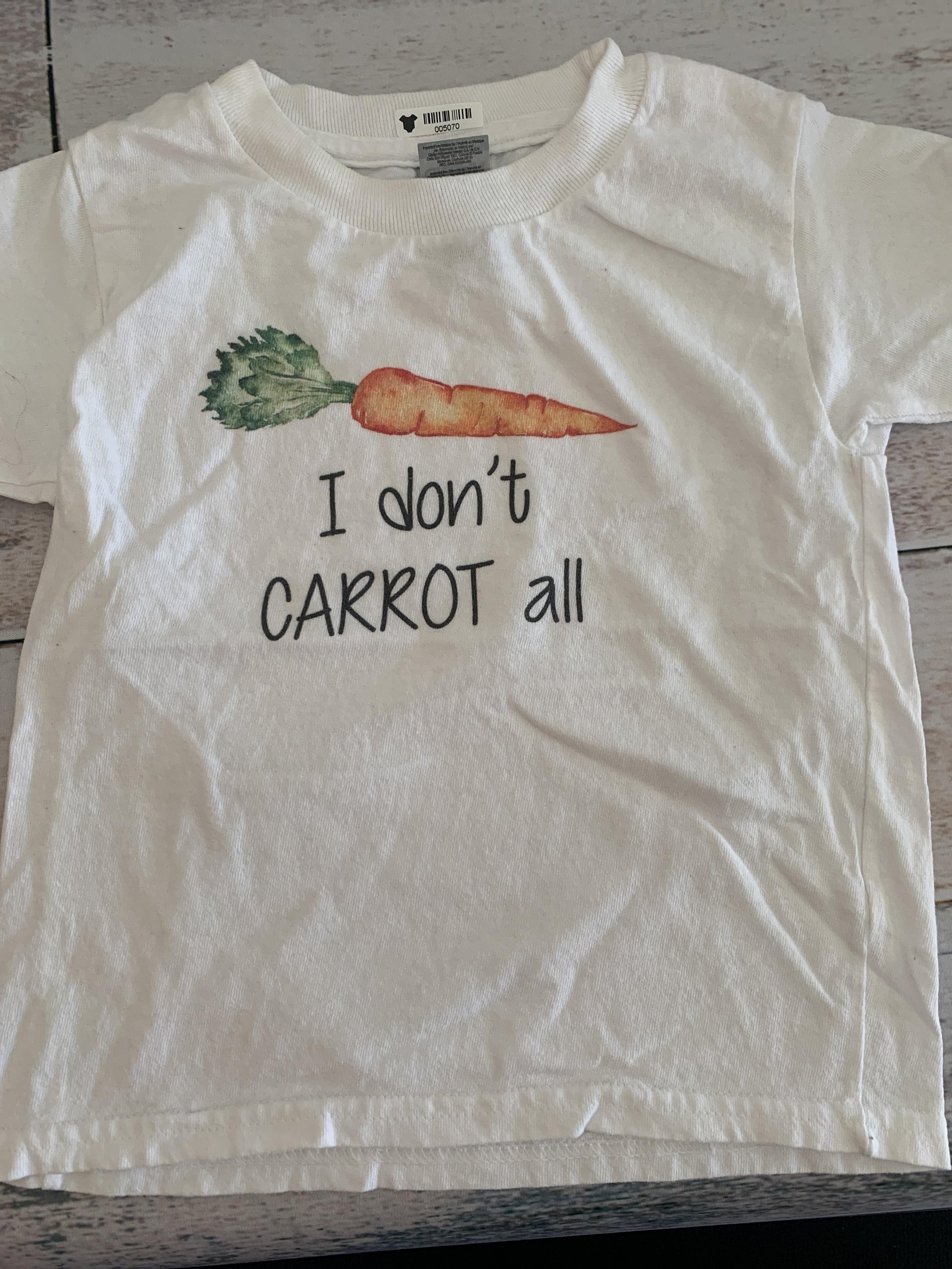 Gildan Boys White | Graphic T-Shirt Size: 4T White | Graphic
