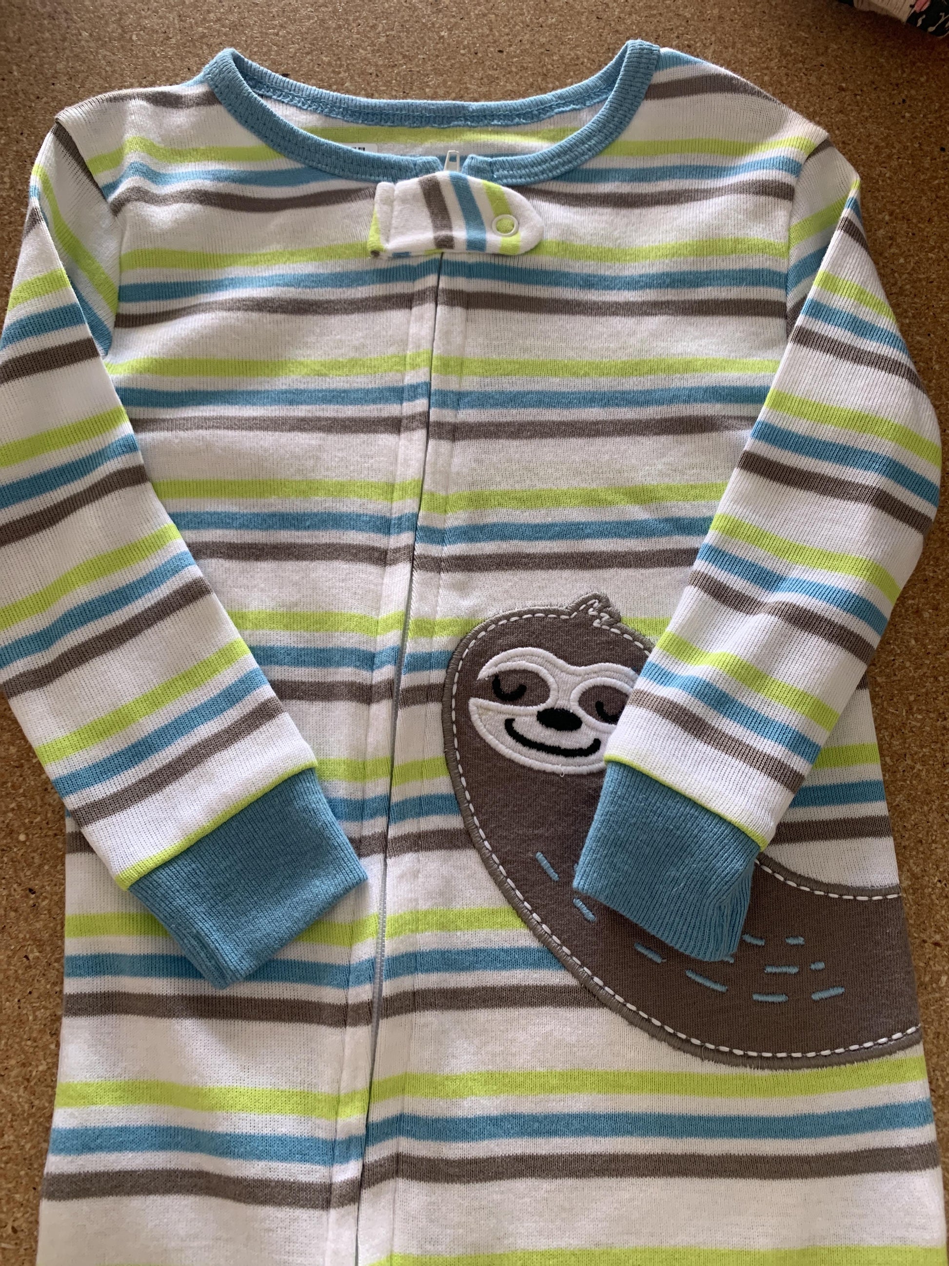 Unisex White | green | Blue Pajamas Size: 9-12 Months White | green | Blue