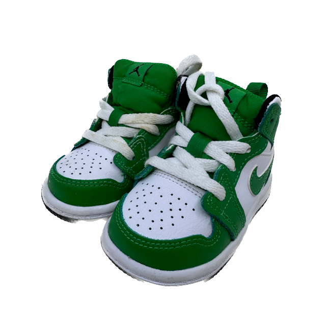 Jordan Unisex White | Green Sneakers Size: 3 Infant White | Green