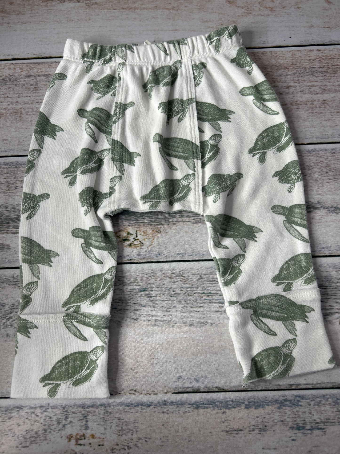 Unisex White | green Button Down Short Sleeve Size: 12-18 months White | green