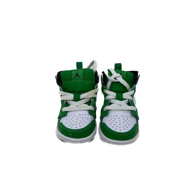 Jordan Unisex White | Green Sneakers Size: 3 Infant White | Green