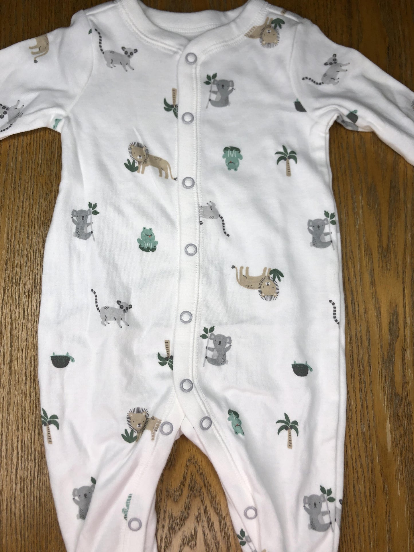 Carters Unisex White | Grey | light green Pajamas Size: 0-3 months White | Grey | light green