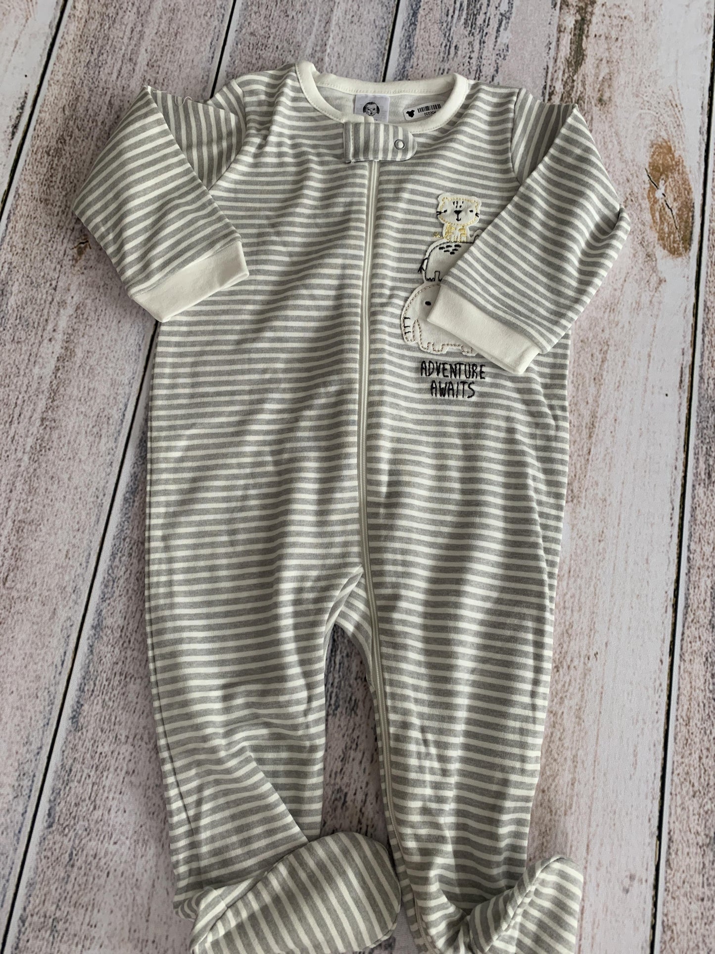Gerber organic Boys White | Grey | Stripe | Graphic Pajamas Size: 6-9 months White | Grey | Stripe | Graphic