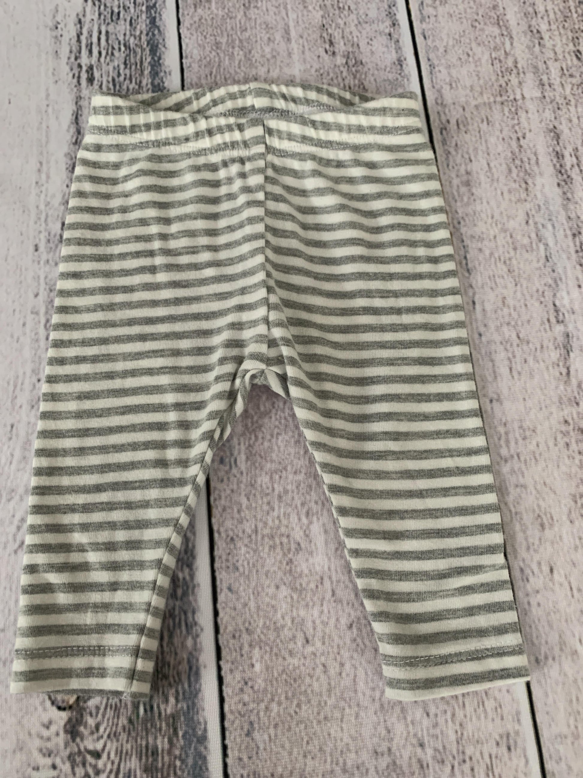 BabySprouts co Boys White | Grey | Striped Pants Size: 0-3 months White | Grey | Striped