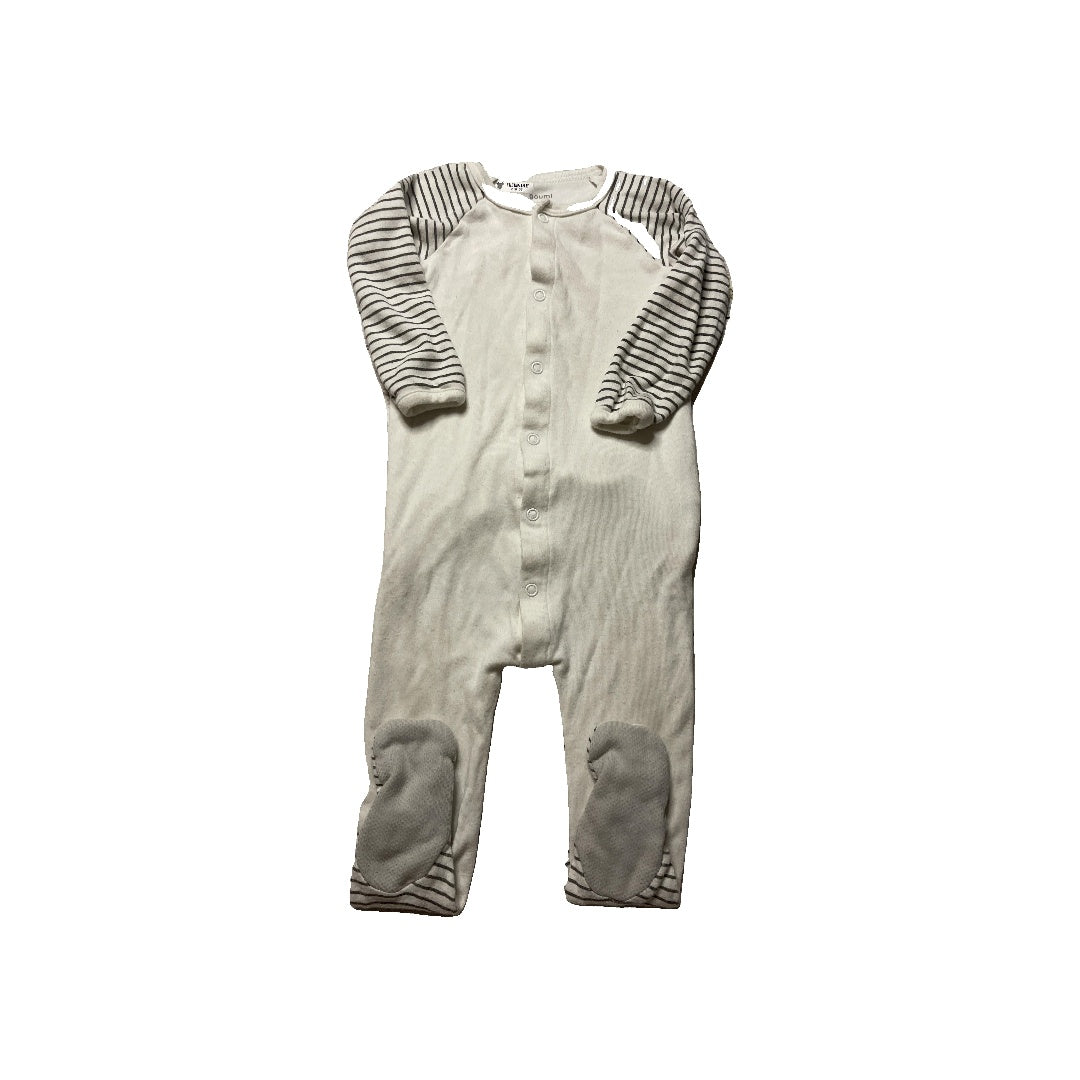 Goumi Unisex White | Grey Pajamas Size: 9-12 Months White | Grey