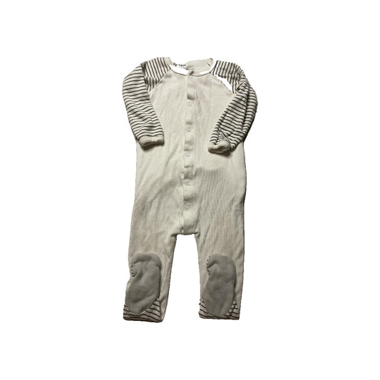 Goumi Unisex White | Grey Pajamas Size: 9-12 Months White | Grey