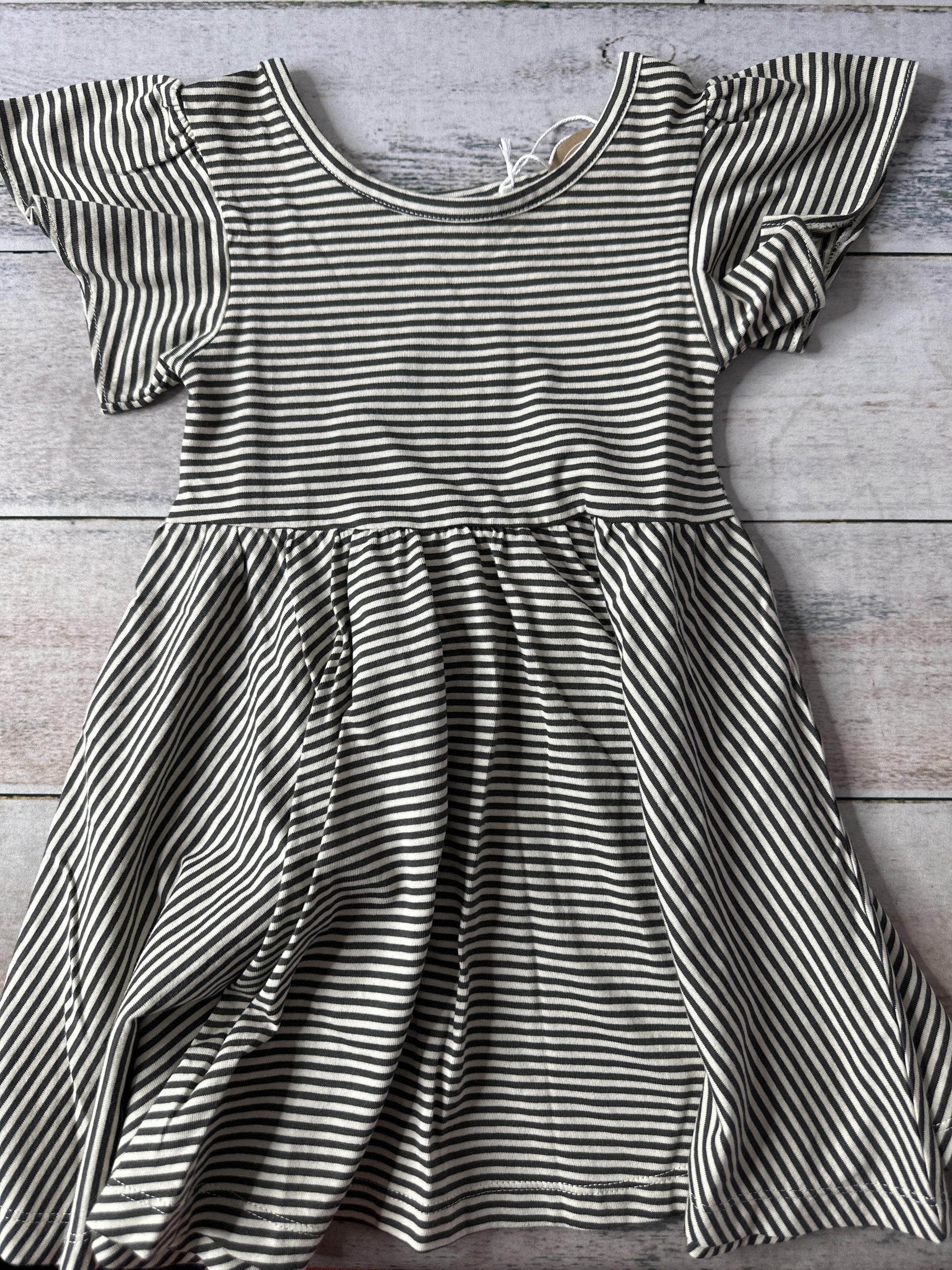 City Mouse Girls White | Grey Dress Size: 2T White | Grey