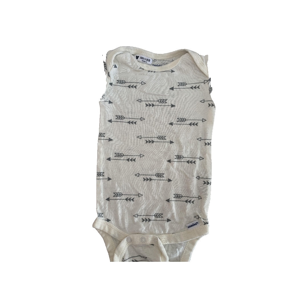 Gerber Childrenswear Unisex White | Grey Onesie Size: 3-6 months White | Grey