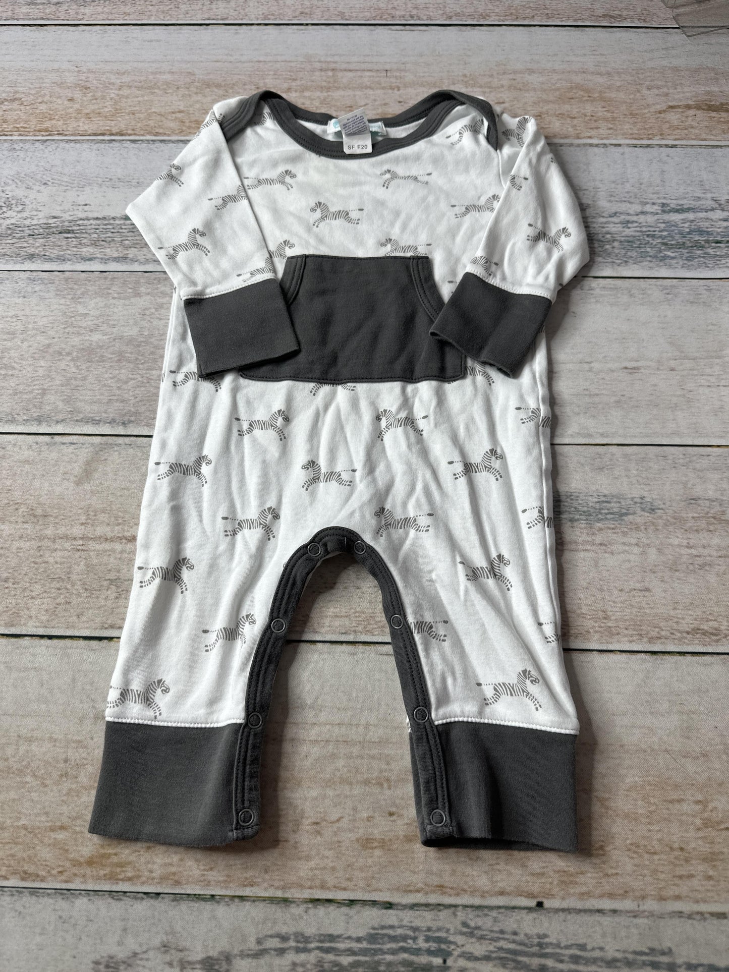 Feather Baby Boys White | Grey Long Sleeve Outfit Size: 6-9 months White | Grey