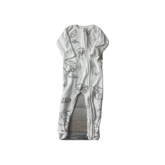 Goumi Unisex White | Leaves Pajamas Size: 12-18 months White | Leaves