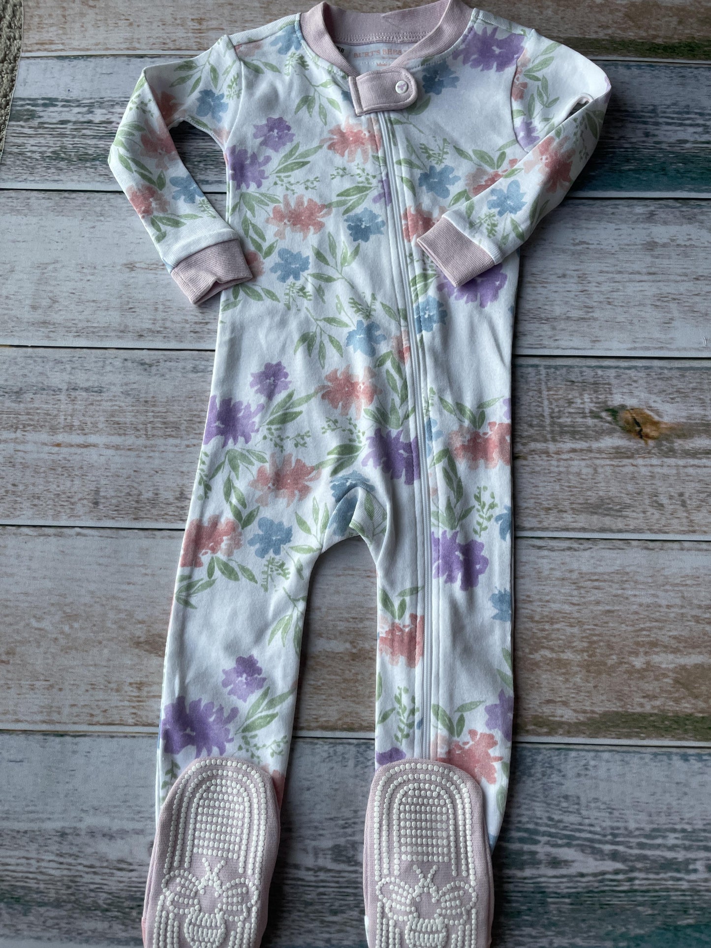 Burt's Bees Girls White | Light Blue | light green | pink Pajamas Size: 6-9 months White | Light Blue | light green | pink