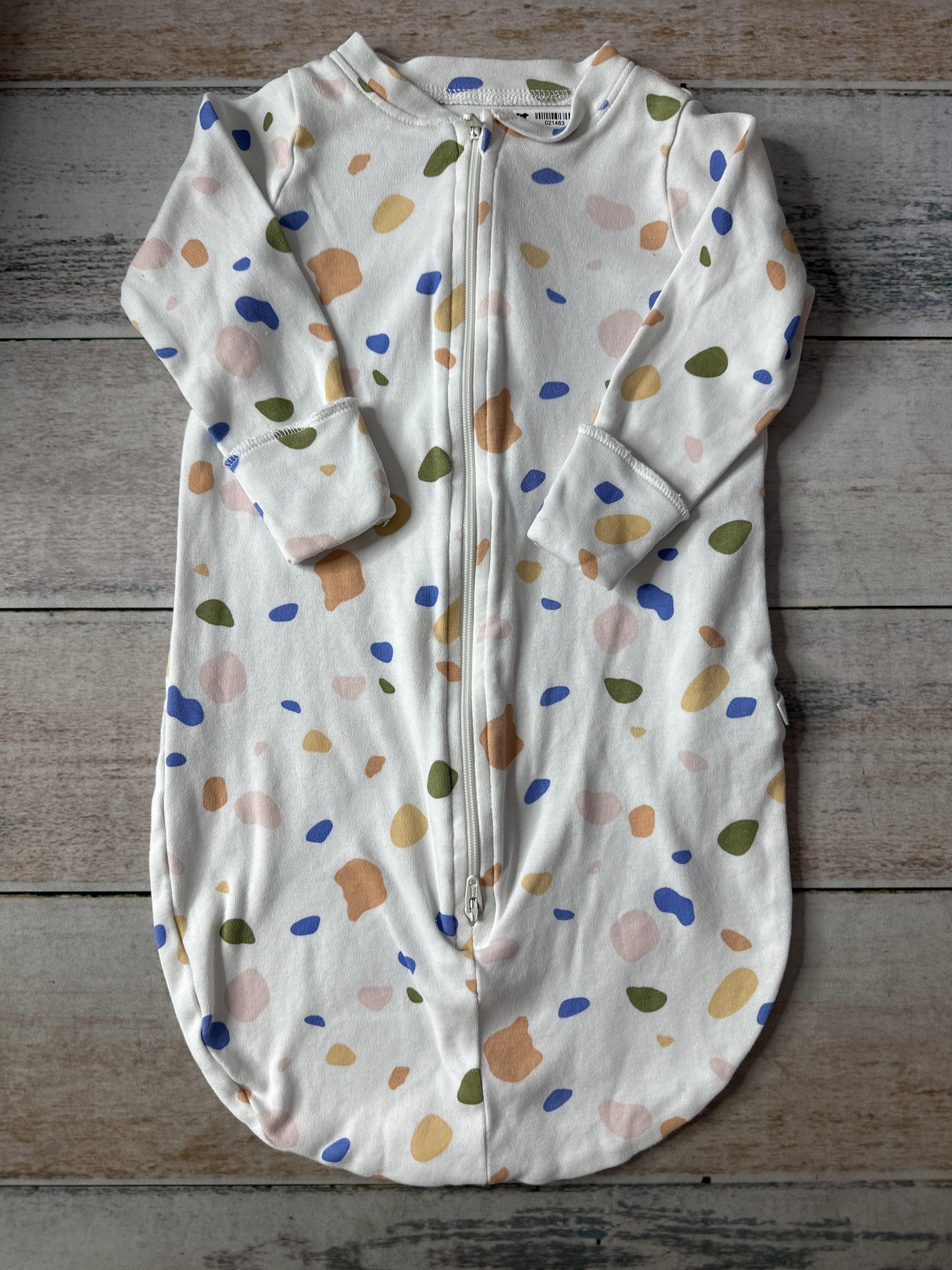 Tiny Citizen Unisex White | Light Blue | light green | Yellow Pajamas Size: 0-3 months White | Light Blue | light green | Yellow