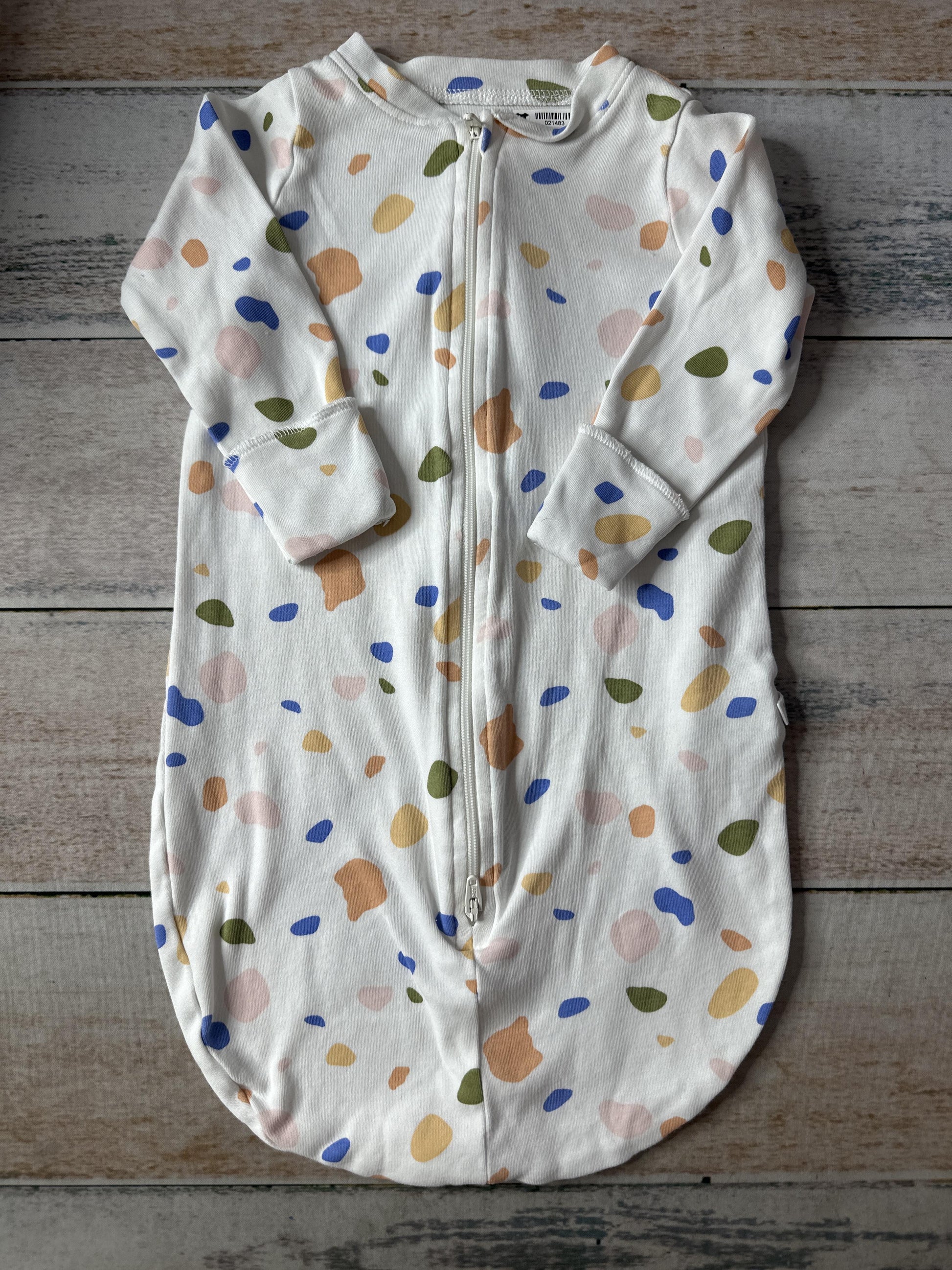 Tiny Citizen Unisex White | Light Blue | light green | Yellow Pajamas Size: 0-3 months White | Light Blue | light green | Yellow