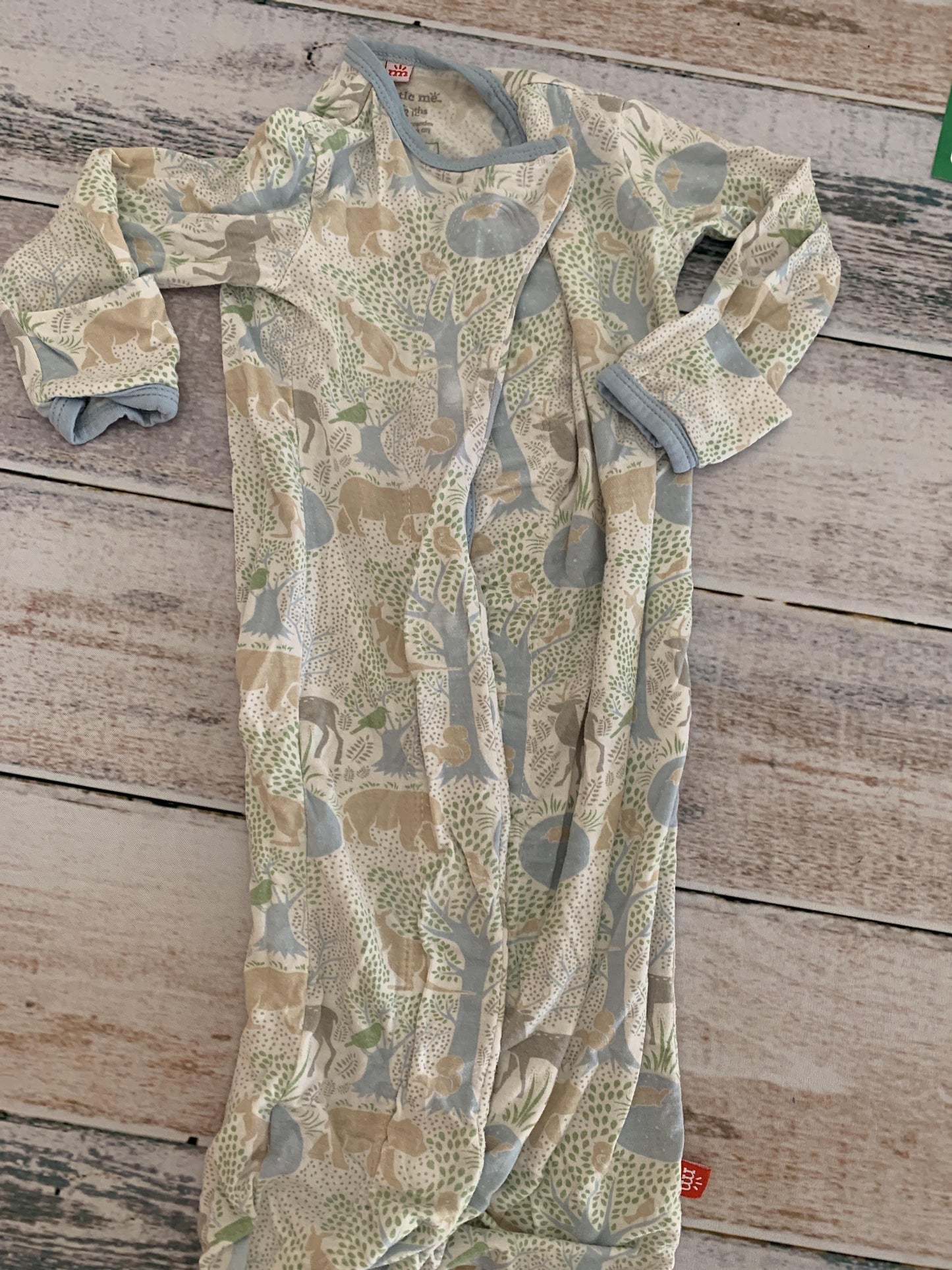 Magnetic Me Unisex White | Light Blue Sleepsack Size: Newborn White | Light Blue