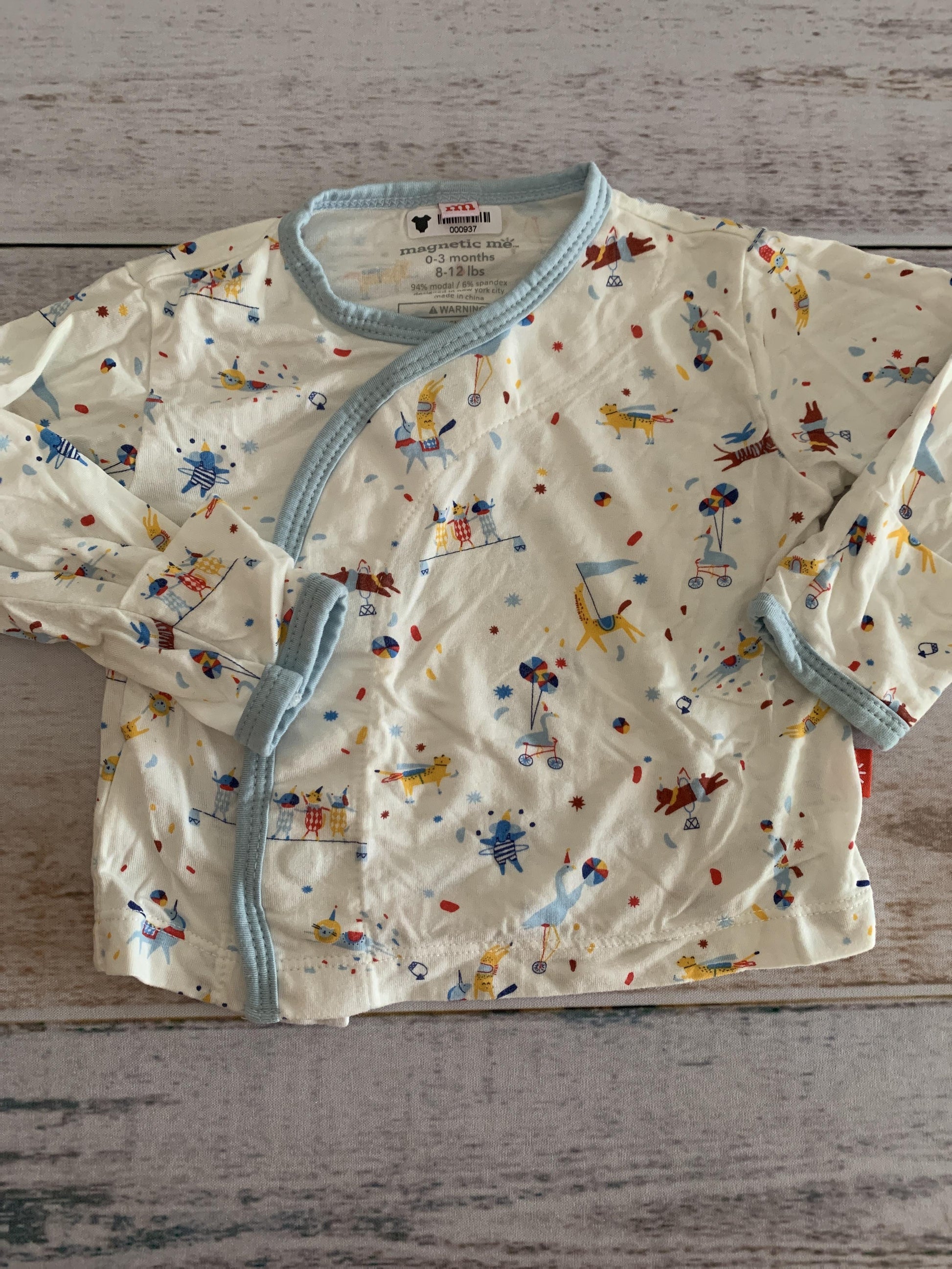 Magnetic Me Boys White | Light Blue Pajamas Size: 0-3 months White | Light Blue