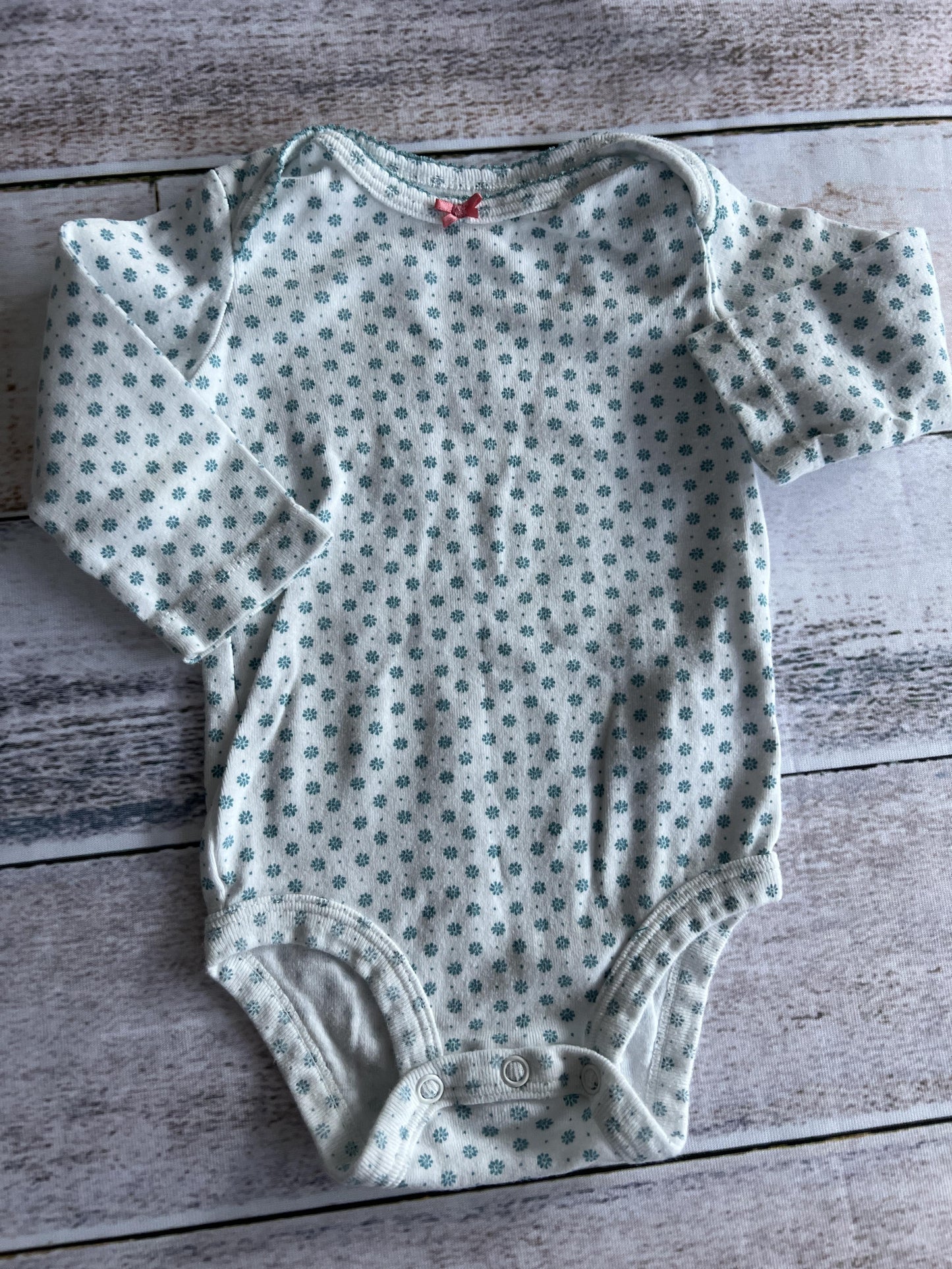 Carters Girls White | Light Blue Onesie Size: 6 months White | Light Blue