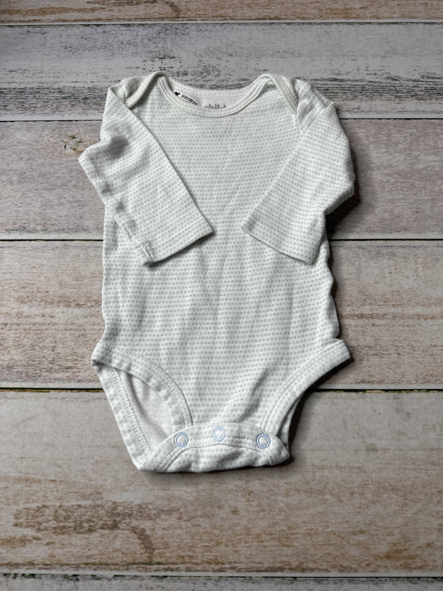 Boys White | Light Blue Onesie Size: 0-3 months White | Light Blue