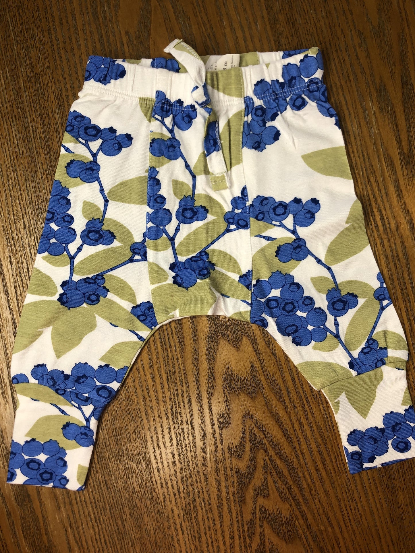 Kate Quinn Girls White | light green | Light Blue Pants Size: 0-3 months White | light green | Light Blue