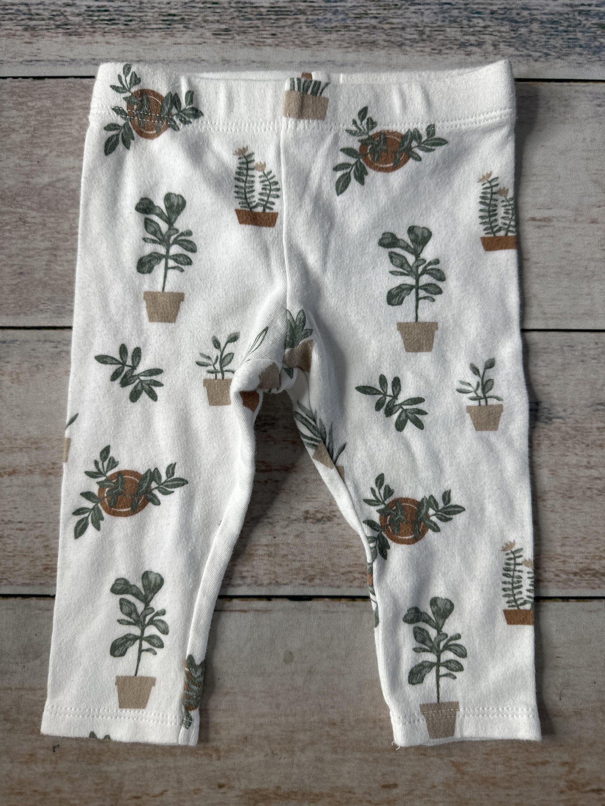 Nordstrom Unisex White | light green Pants Size: 3-6 months White | light green