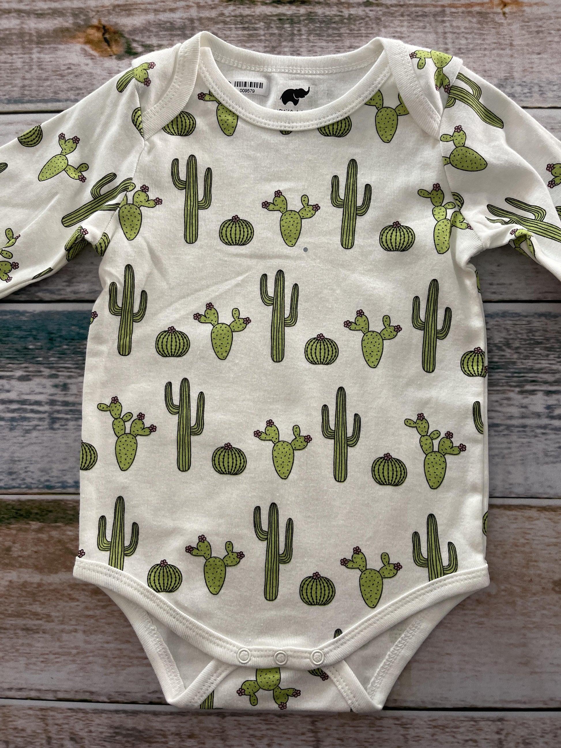 Monica + Andy Unisex White | light green Onesie Size: 9-12 Months White | light green