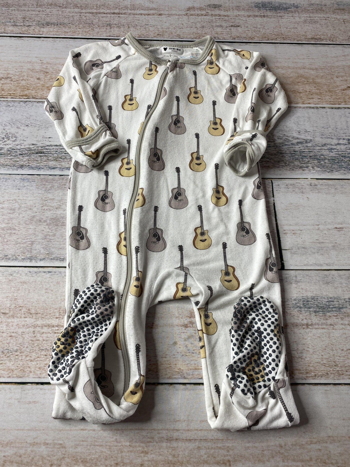 Bestaroo Unisex White | Music Pajamas Size: 9 months White | Music