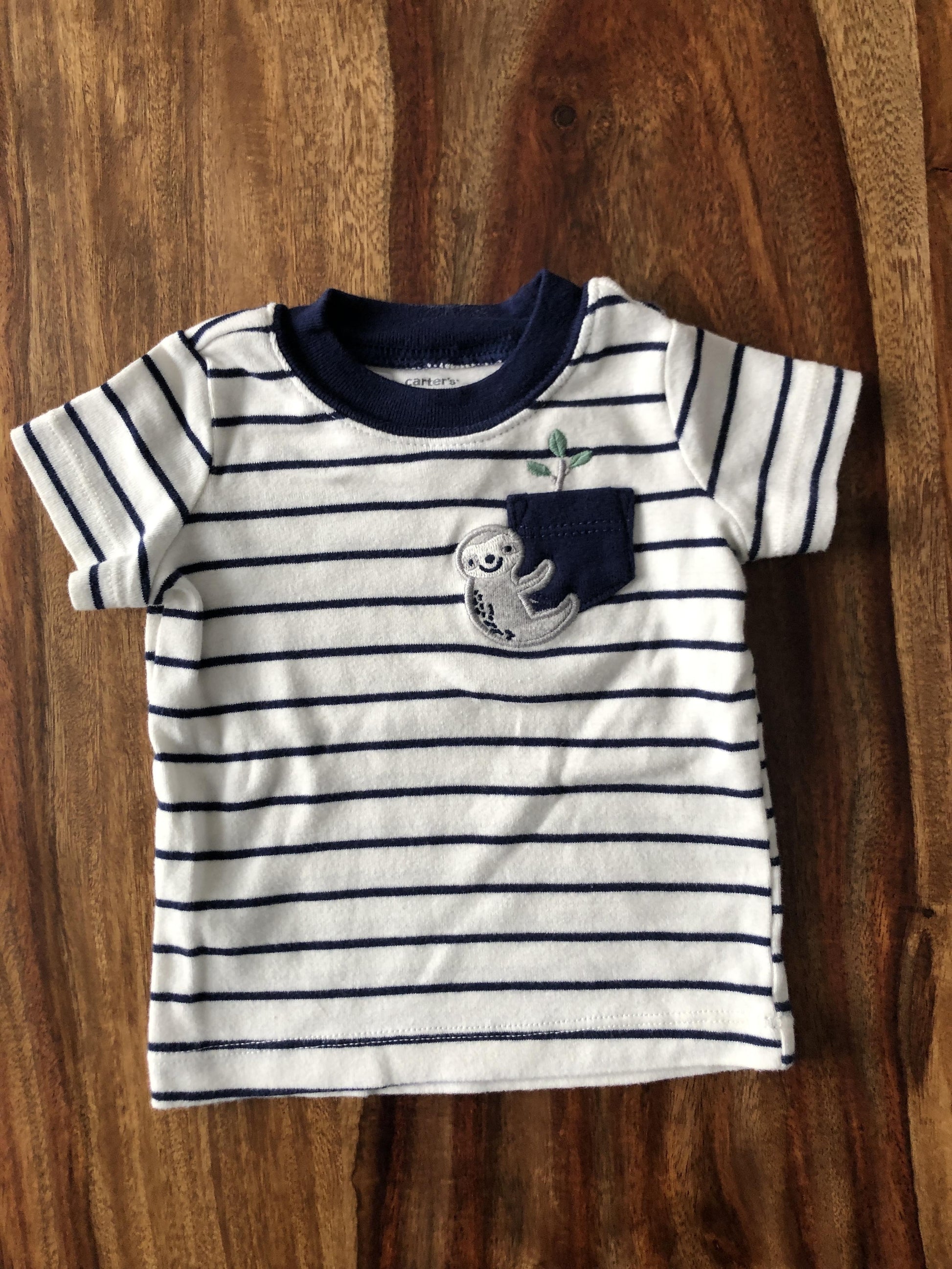 Carters Boys White | Navy Blue T-Shirt Size: 0-3 months White | Navy Blue