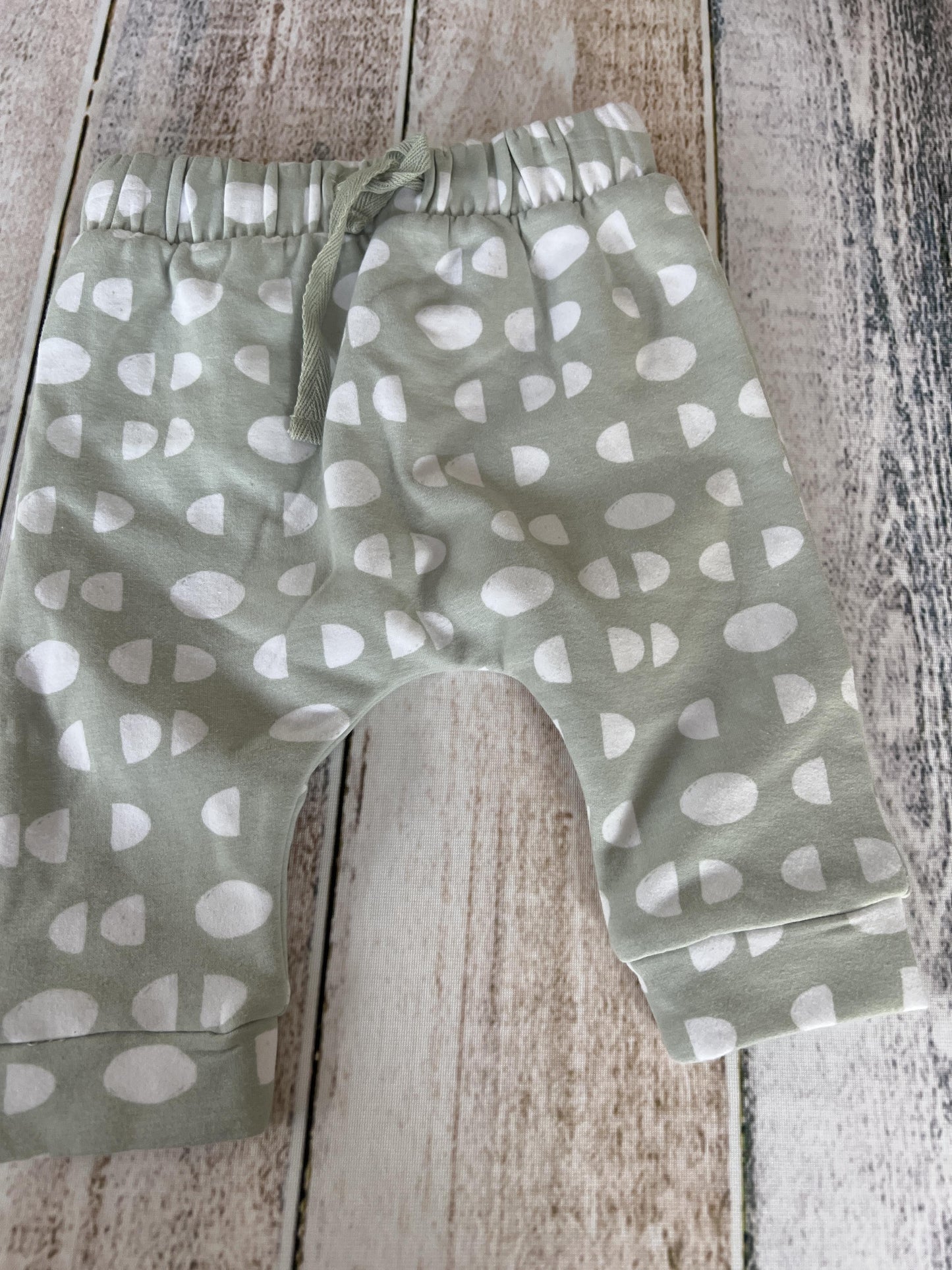 Nordstrom Unisex White | Pattern | Mint Pants Size: 9 months White | Pattern | Mint