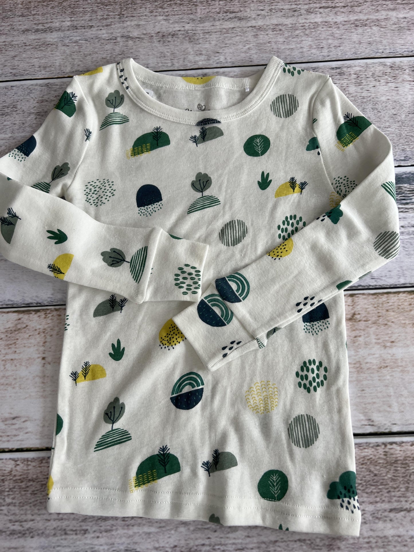 Oliver & Rain Unisex White | Pattern Pajamas Size: 4T White | Pattern