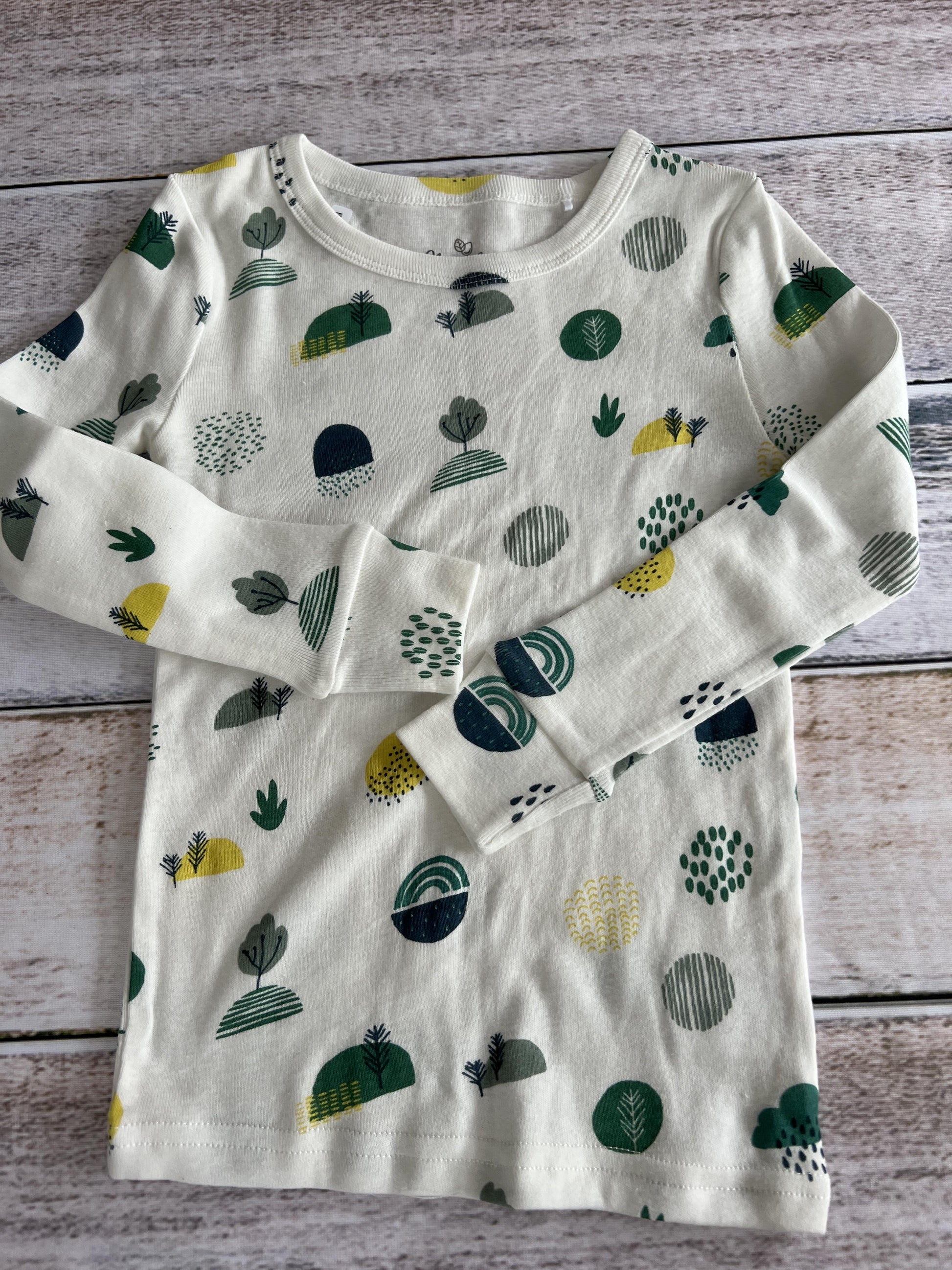 Oliver & Rain Unisex White | Pattern Pajamas Size: 4T White | Pattern