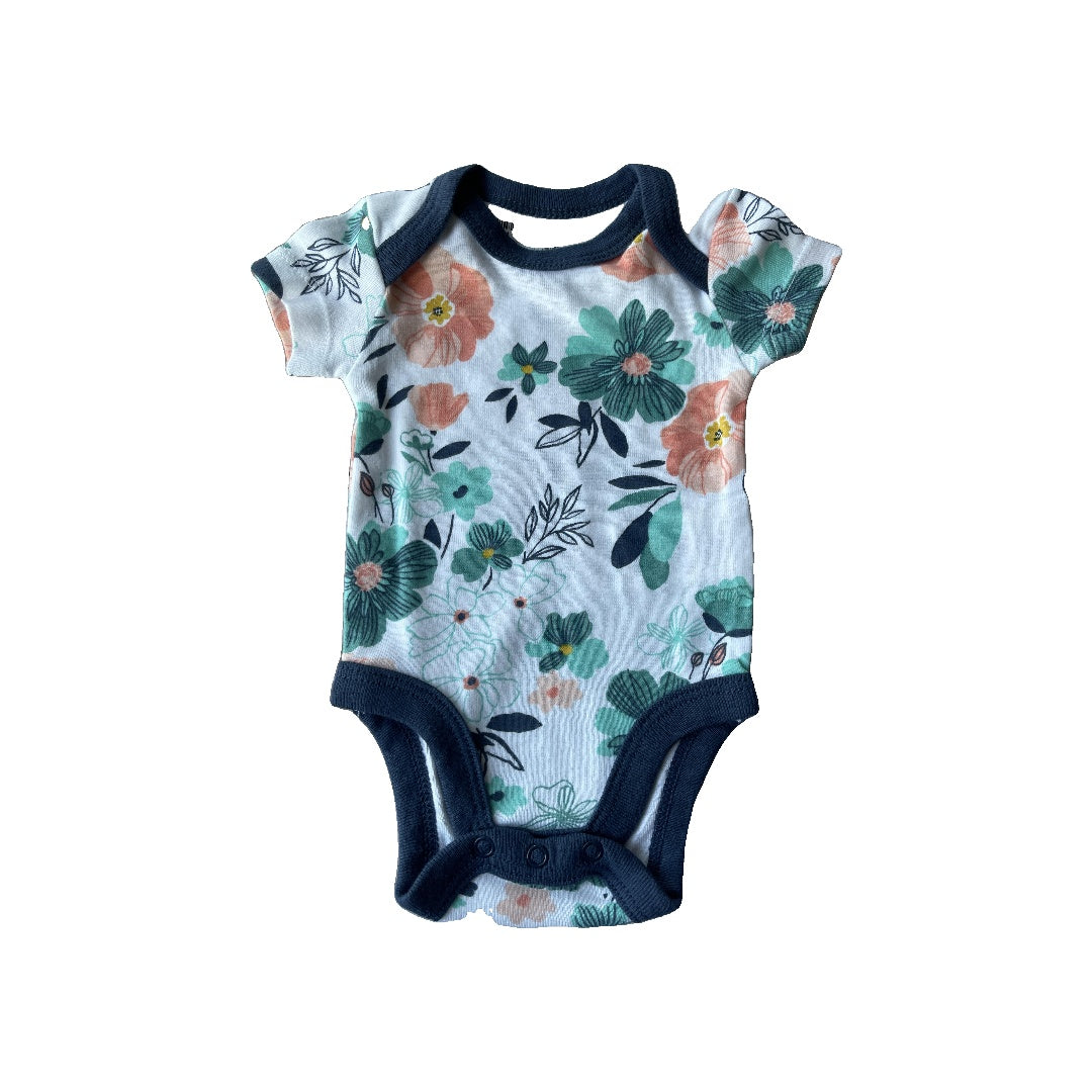 Honest Co Girls White | pink | Blue Onesie Size: Preemie White | pink | Blue