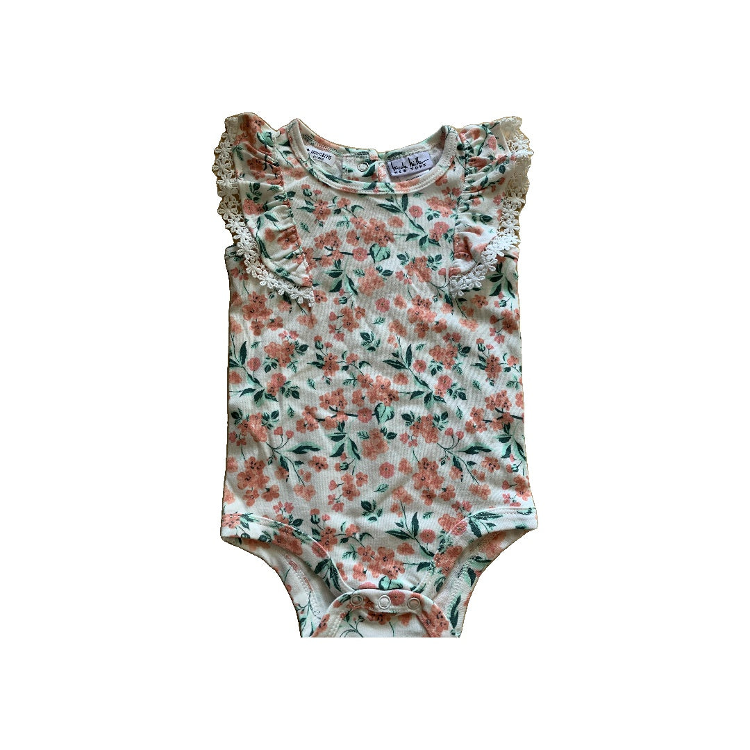 Nicole Miller Girls White | Pink floral Onesie Size: 12M White | Pink floral