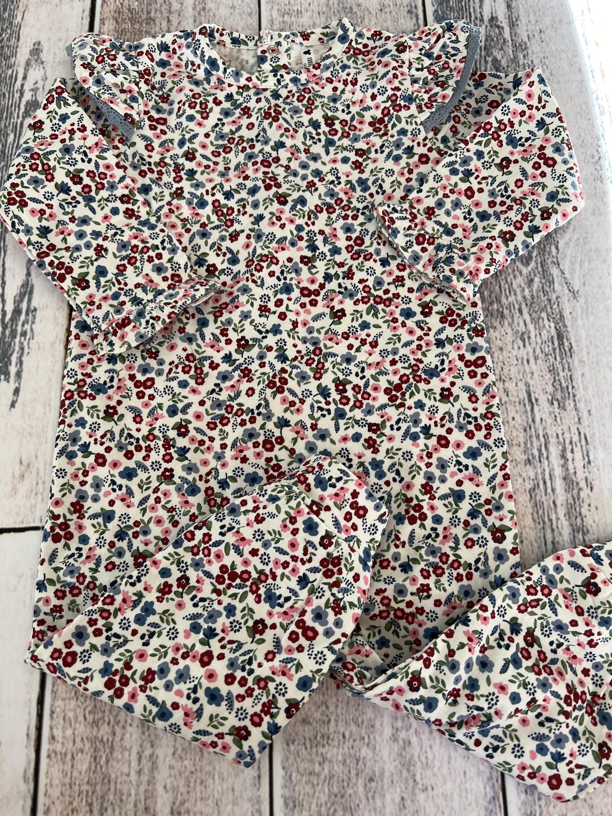 Oliver & Rain Unisex White | Pink floral Long Sleeve Outfit Size: 12M White | Pink floral
