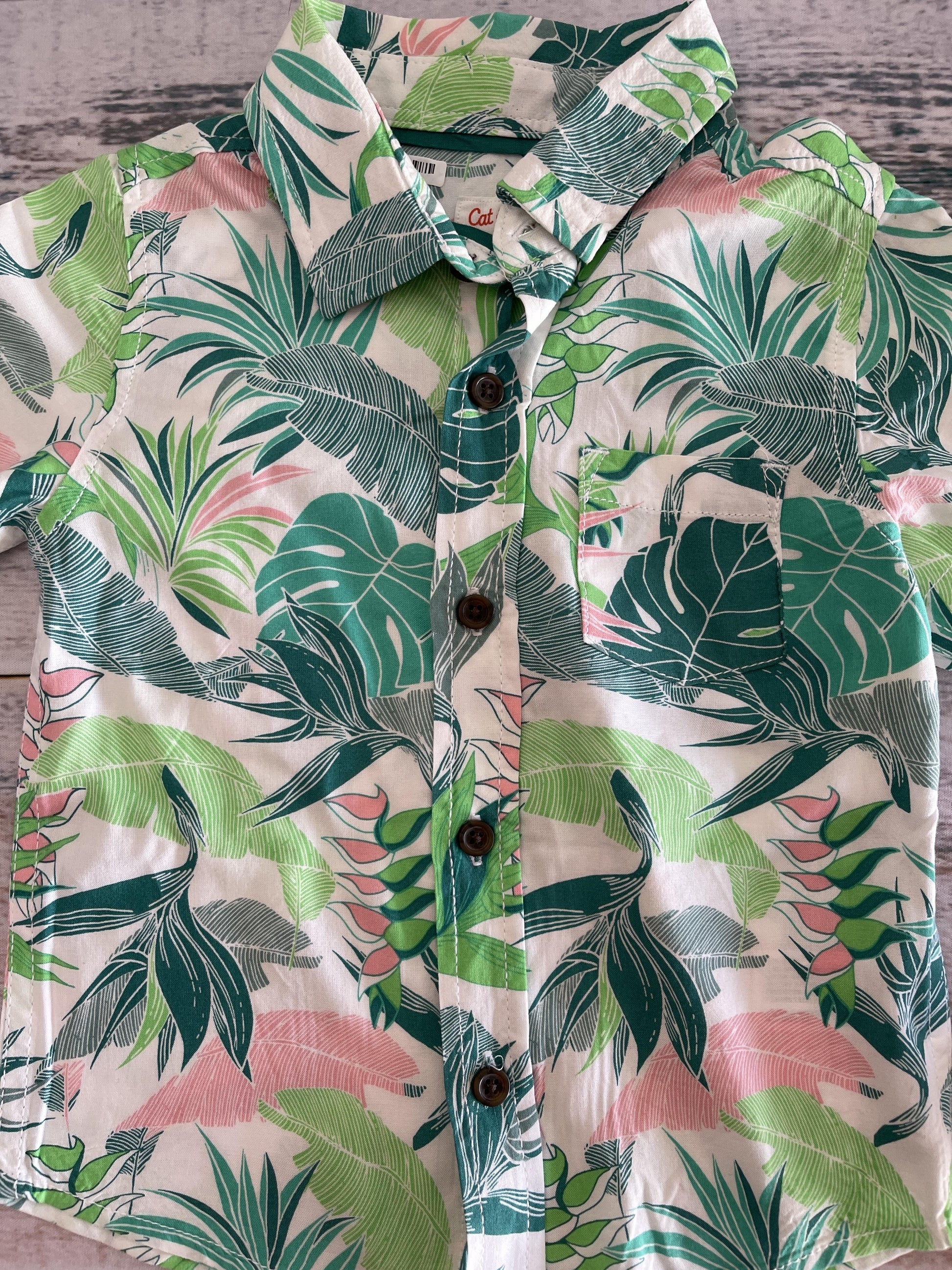 Cat & Jack Boys White | pink | light green Button Down Short Sleeve Size: 2T White | pink | light green