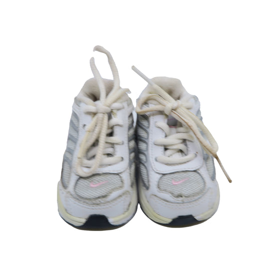 Nike Girls White | Pink Sneakers Size: 2 Infant (W) White | Pink