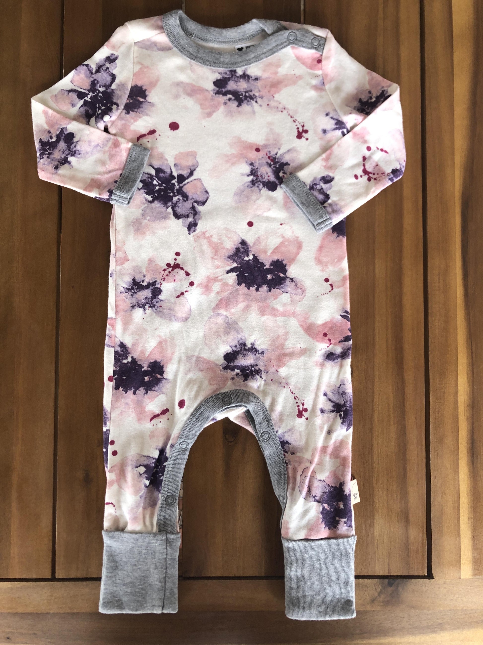Burt's Bees Girls White | purple | pink Pajamas Size: 3-6 months White | purple | pink