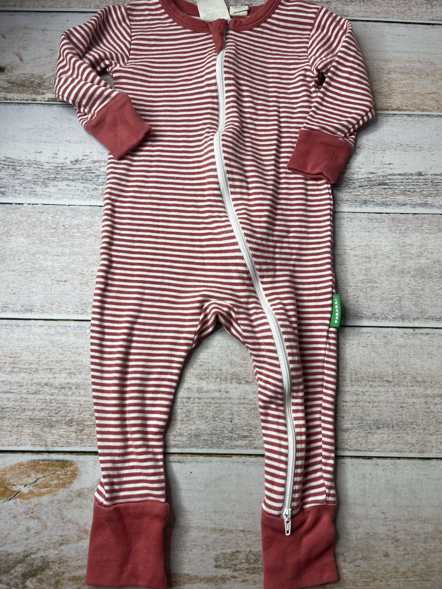 Parade Unisex White | Red | Stripe Pajamas Size: 12-18 months White | Red | Stripe