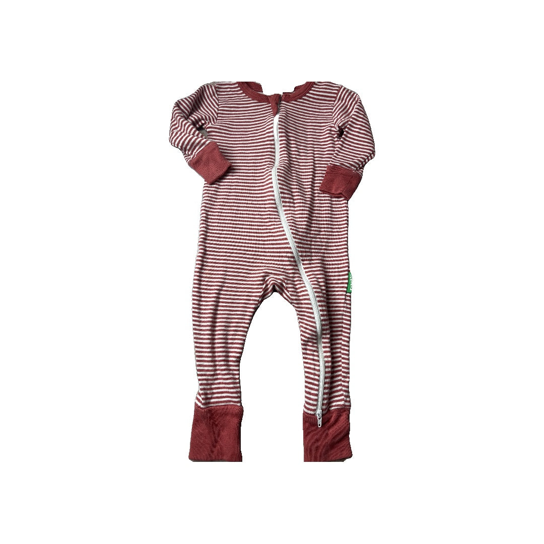 Parade Unisex White | Red | Stripe Pajamas Size: 12-18 months White | Red | Stripe