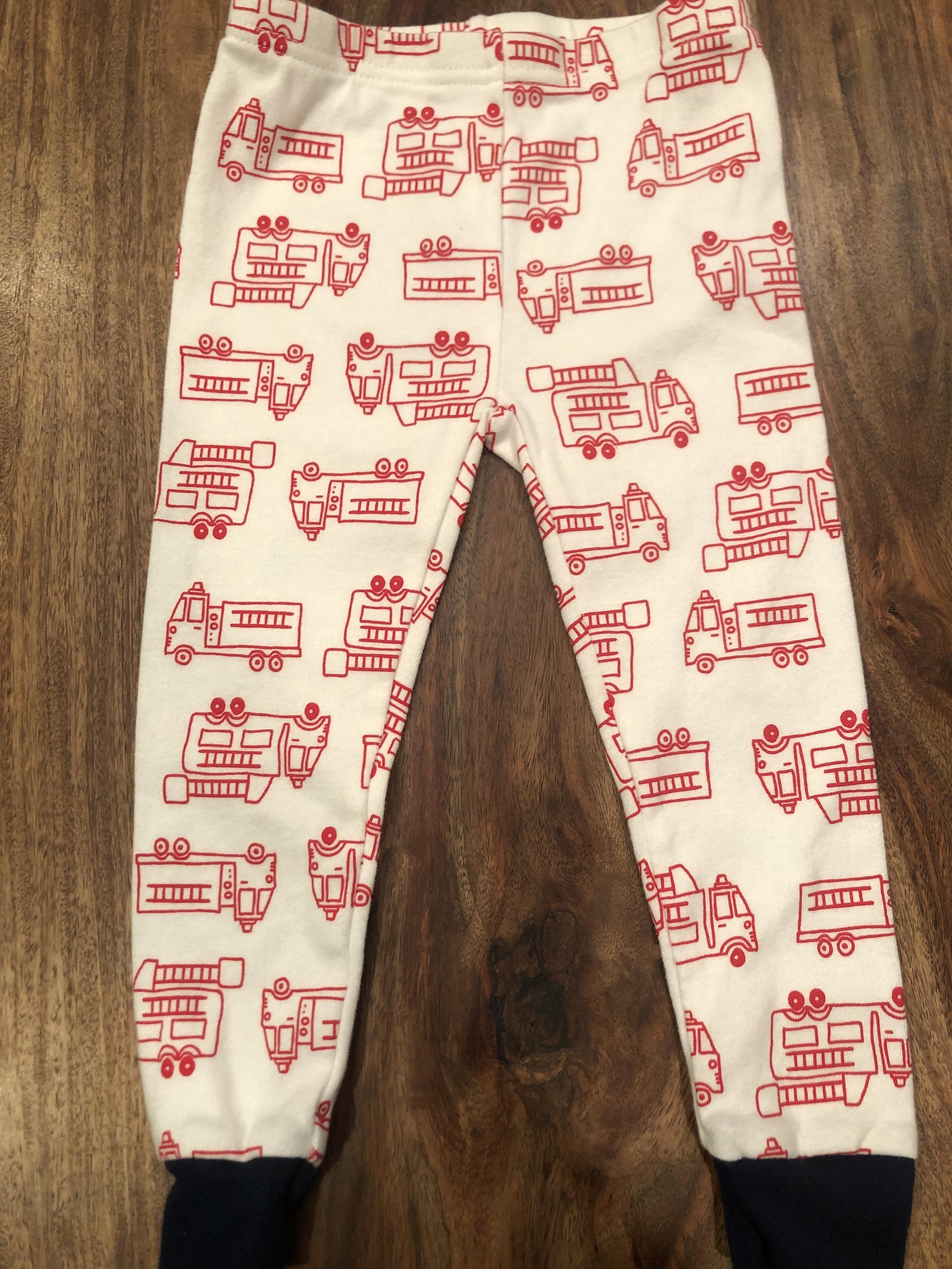 Carters Boys White | Red Pajamas Size: 2T White | Red