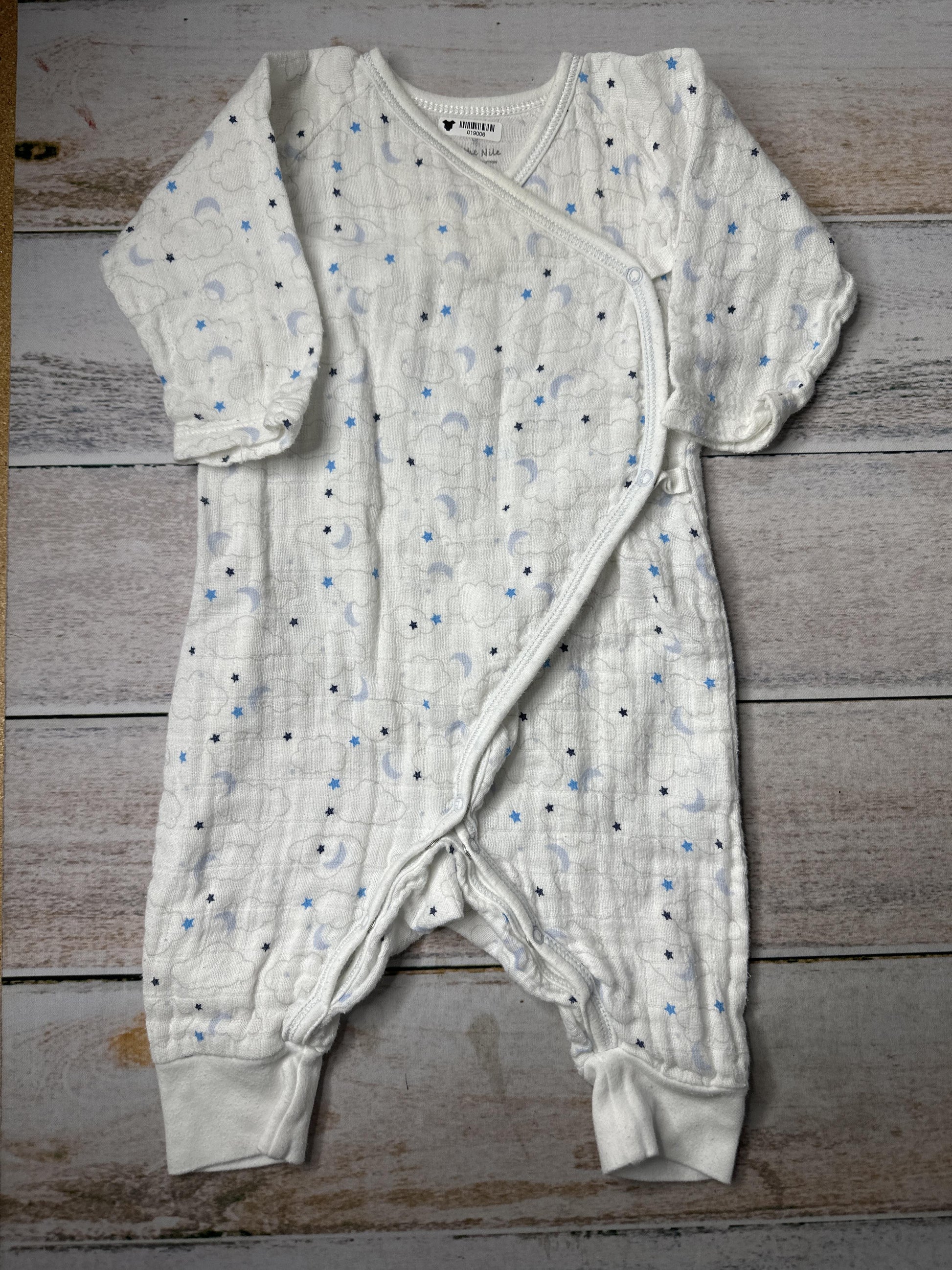 Under The Nile Boys White | Stars | Clouds | Blue Long Sleeve Outfit Size: 3-6 months White | Stars | Clouds | Blue