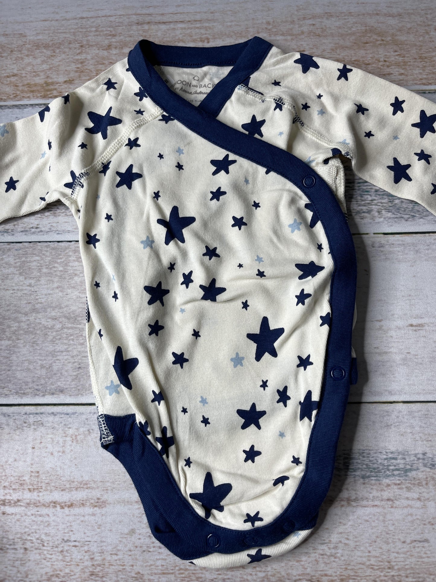Moon and back Boys White | Stars | Navy Blue Onesie Size: 3-6 months White | Stars | Navy Blue