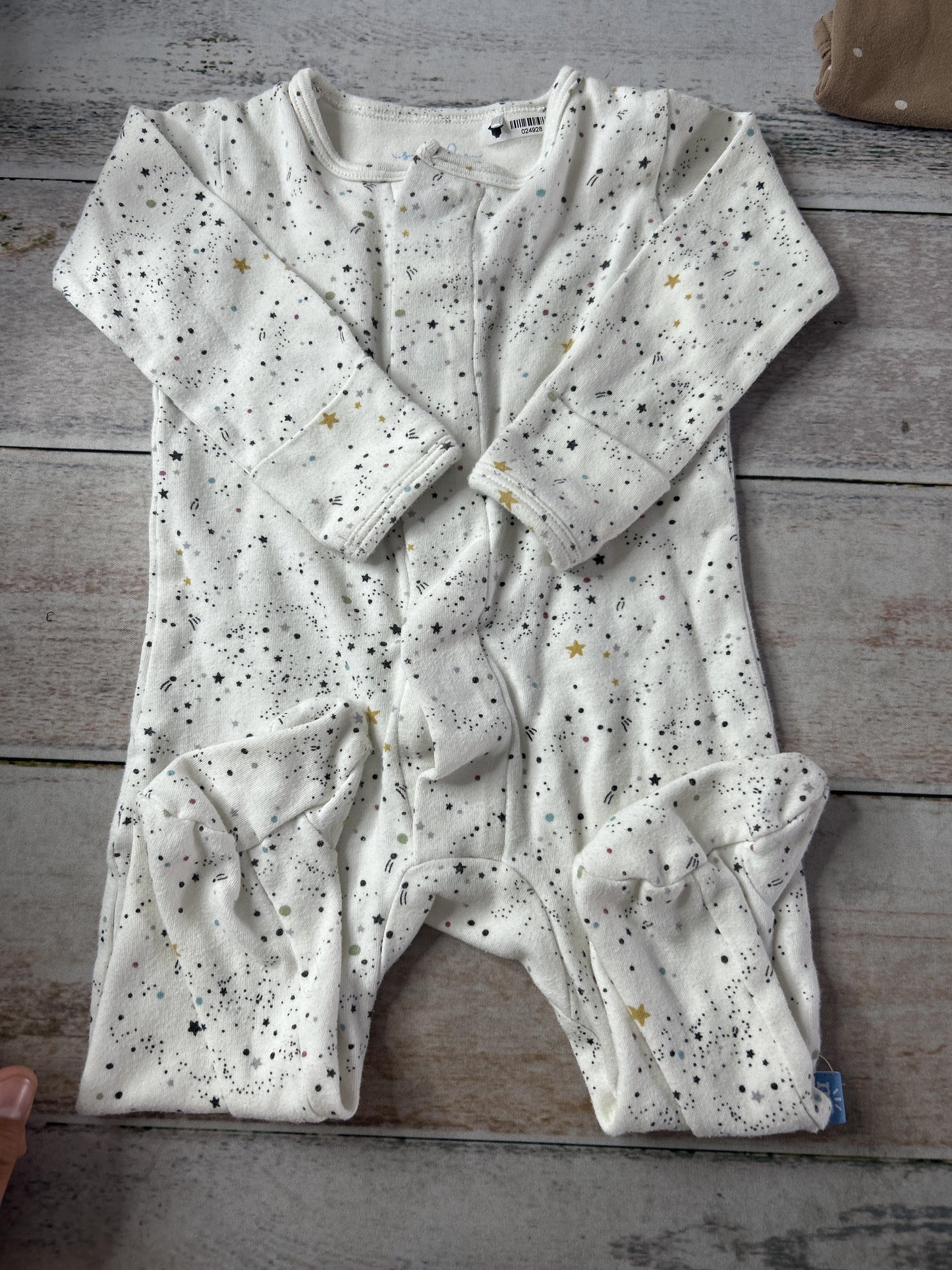 Magnetic Me Unisex White | Stars Pajamas Size: 6-9 months White | Stars